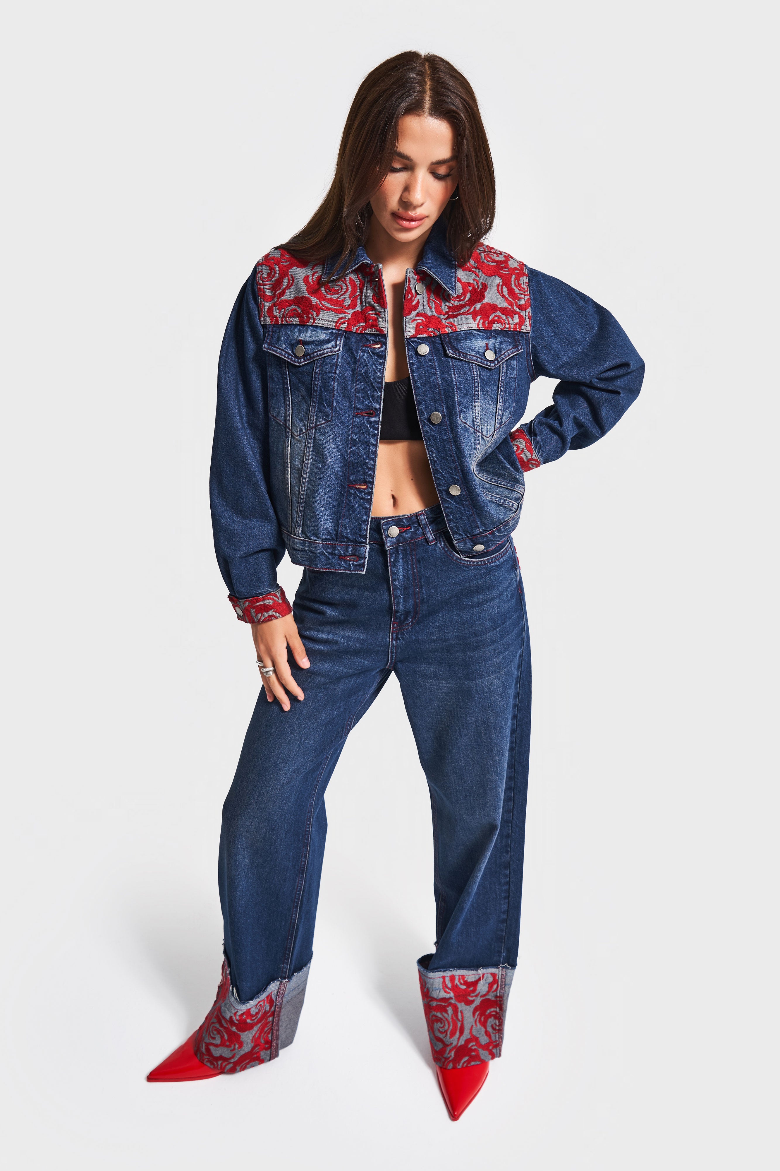 Kadın Koyu Kot Rengi 2w5-10 Özel Kırmızı Desen Nakışlı %100 Koton Tasarım Denim Ceket