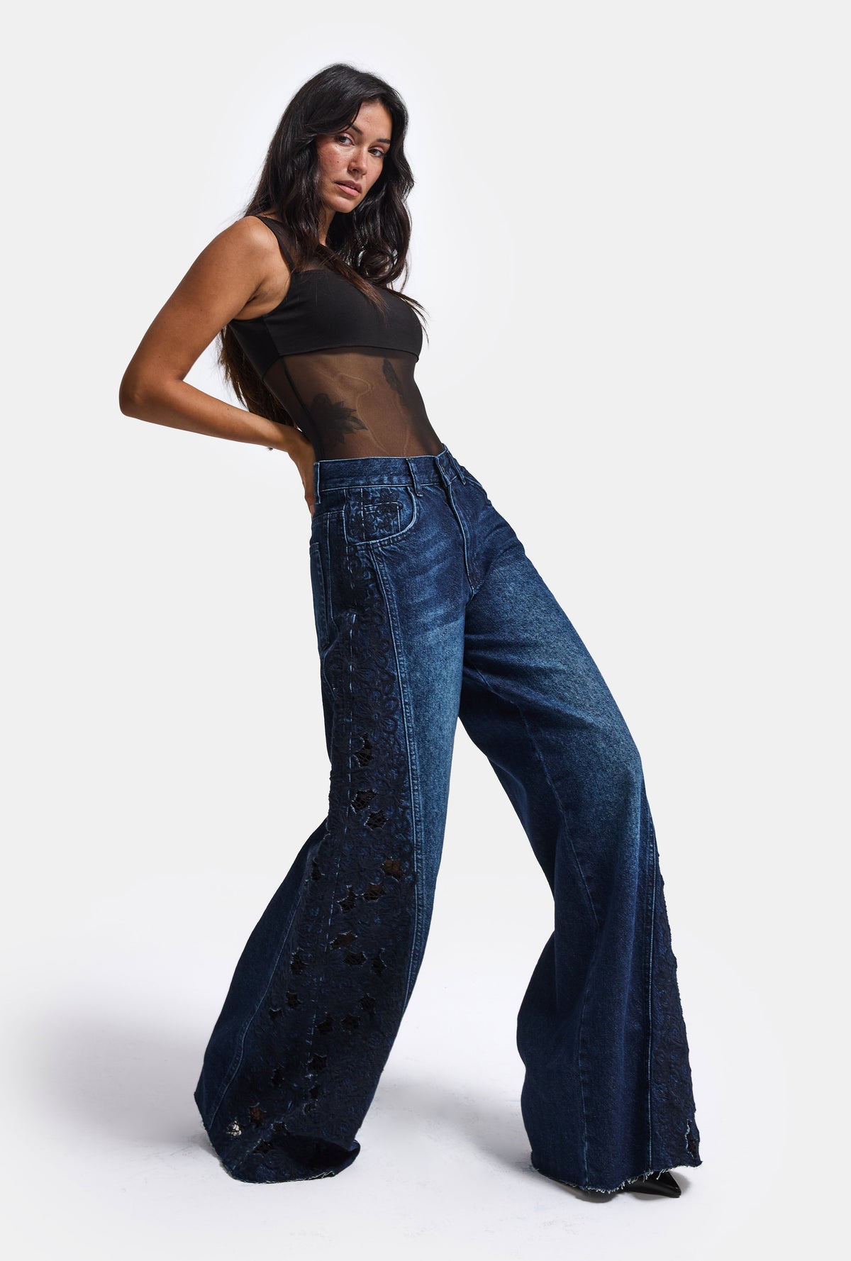 Kadın Koyu Mavi 2w6-7 Palazzo Fit Dantel Nakış Detaylı Özel Tasarım Denim Jean