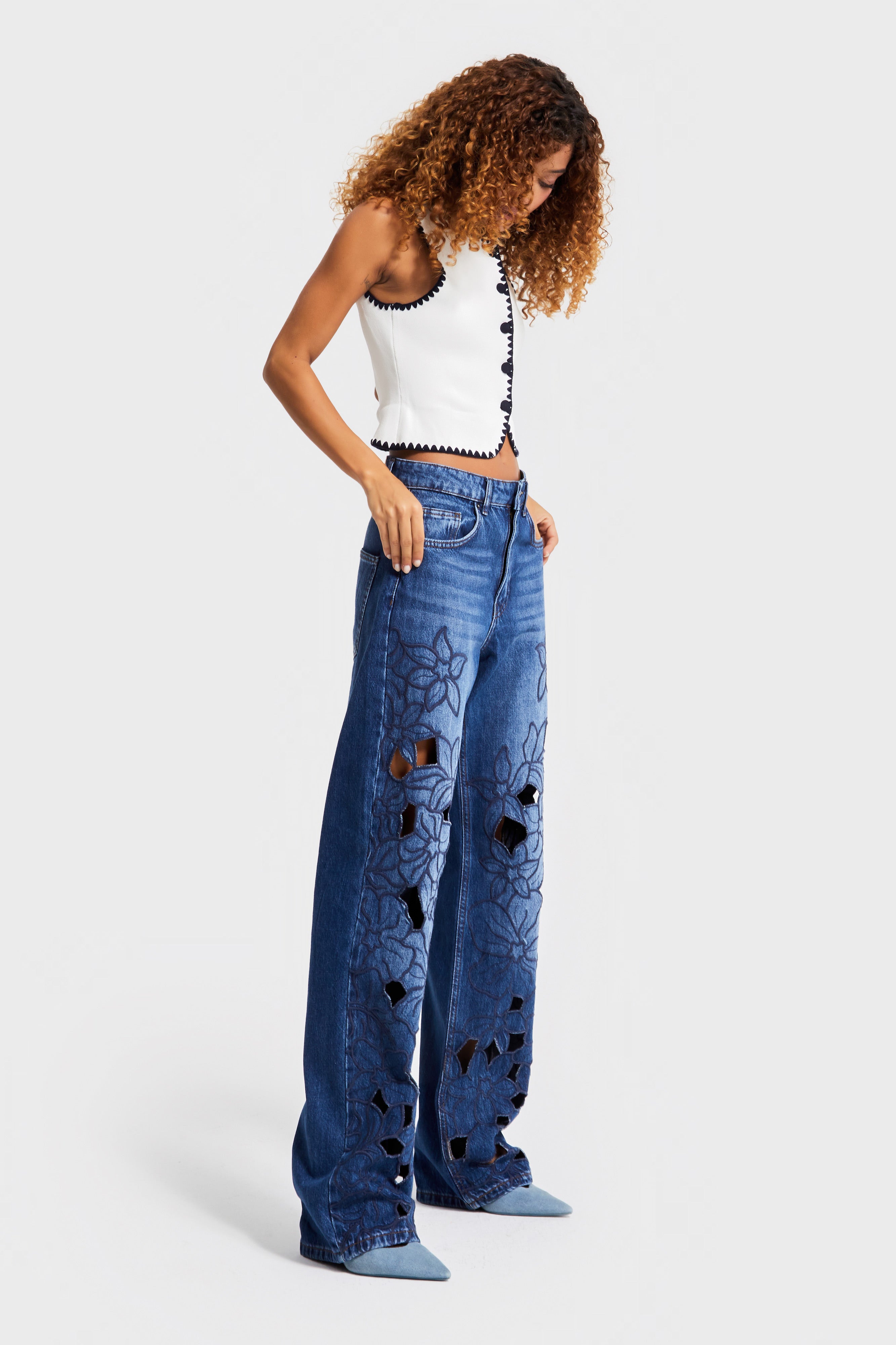 Kadın Koyu Mavi Renk 2w5-5 Loose Fit Viskon Kumaş Çiçek Desen Nakışlı Özel Tasarım Orta Bel Denim Jean