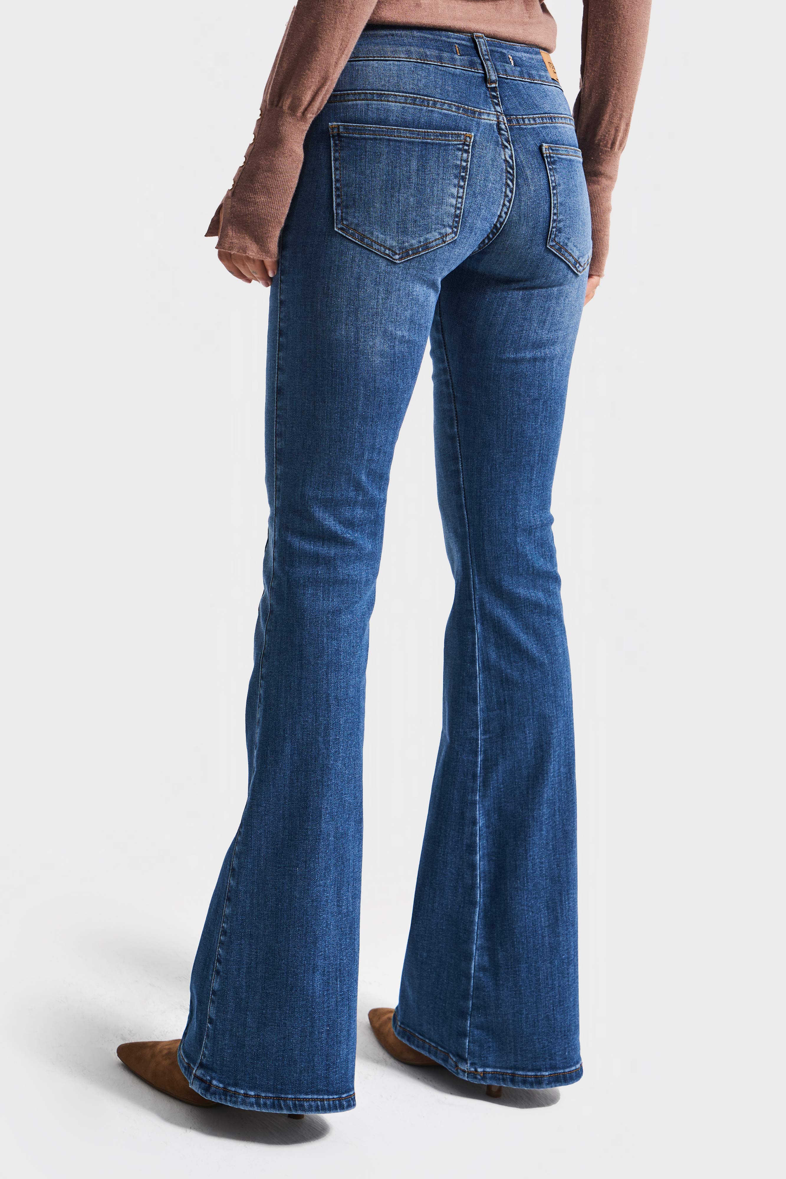 Kadın Koyu Mavi Renk 2w5-5 Midrise Flare Fit Esnek Elastan Kumaş Orta Bel Denim Jean