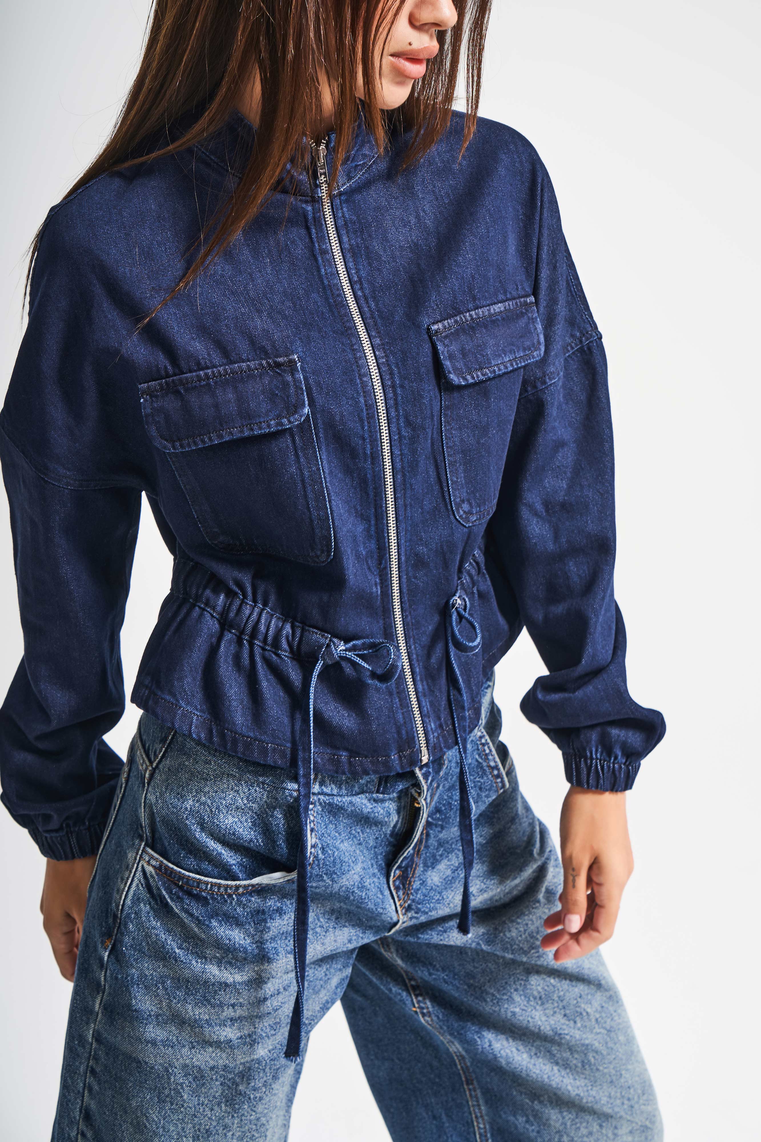 Kadın Koyu Mavi Renk 7w5-50 Oversize Kemer Detaylı Viskon Kumaş Denim Ceket Gömlek