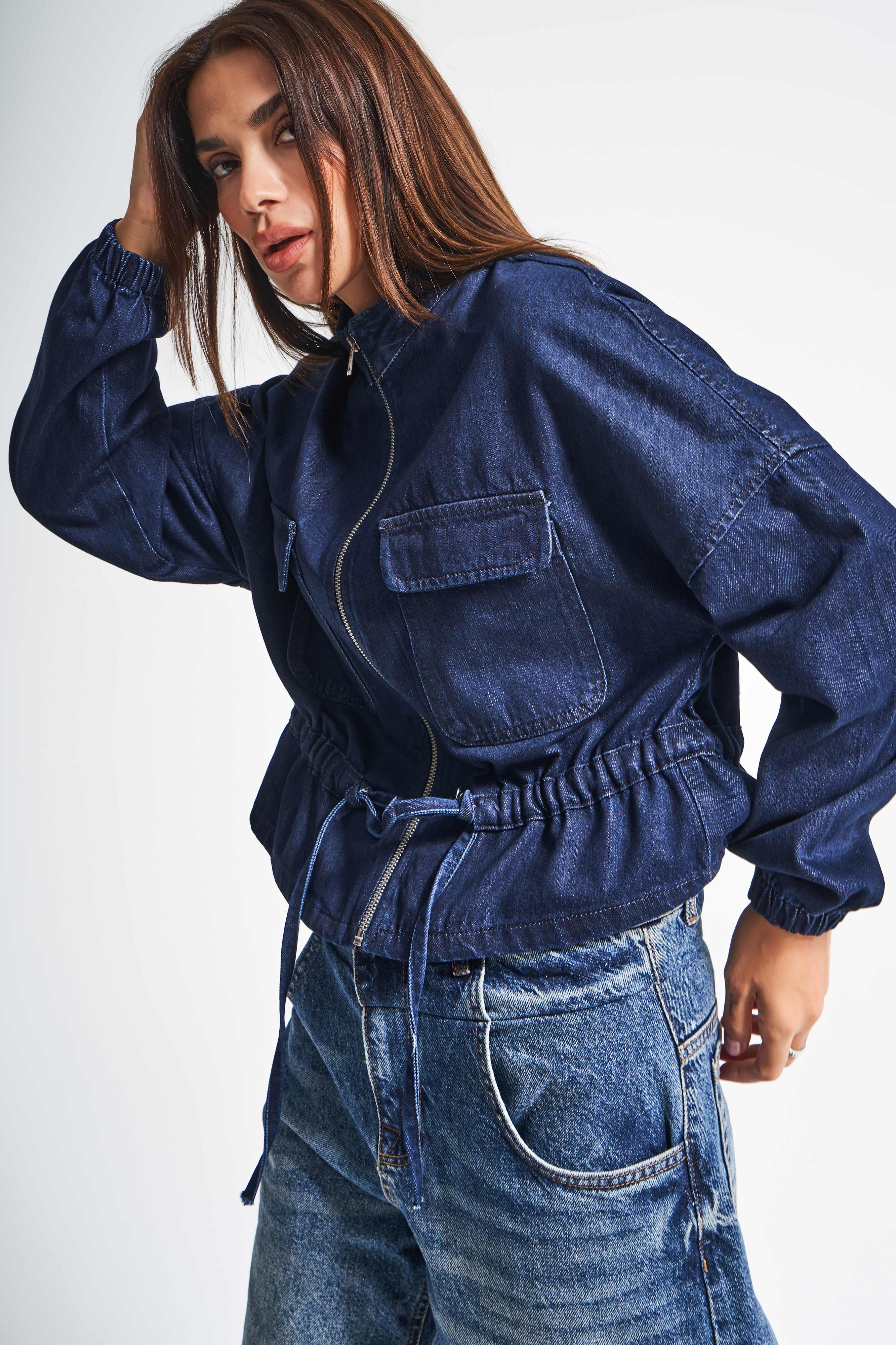 Kadın Koyu Mavi Renk 7w5-50 Oversize Kemer Detaylı Viskon Kumaş Denim Ceket Gömlek