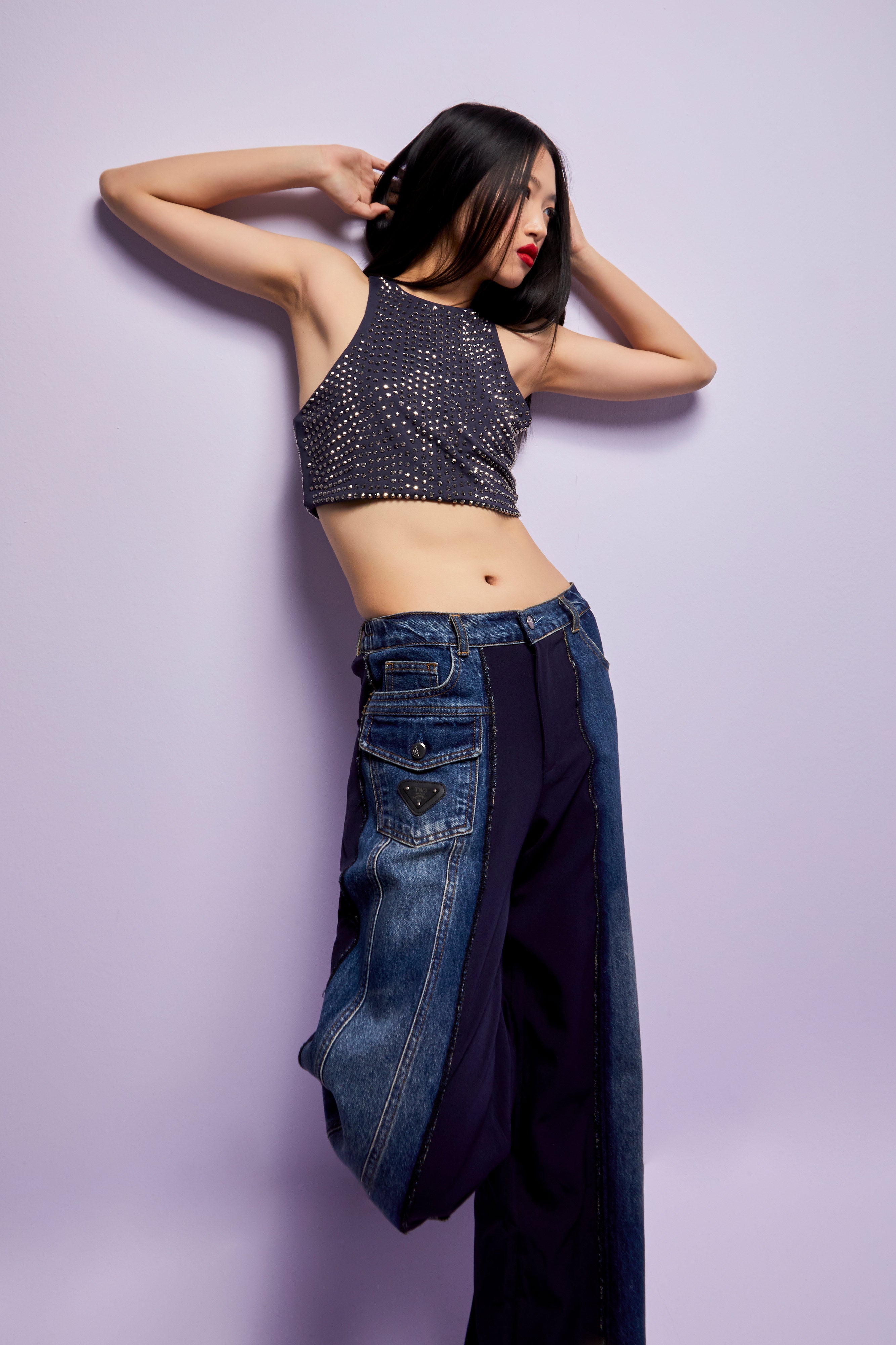 Kadın Lacivert Renk Halter Yaka Parlak Yapıştırma Taşlı Tasarım Crop Top