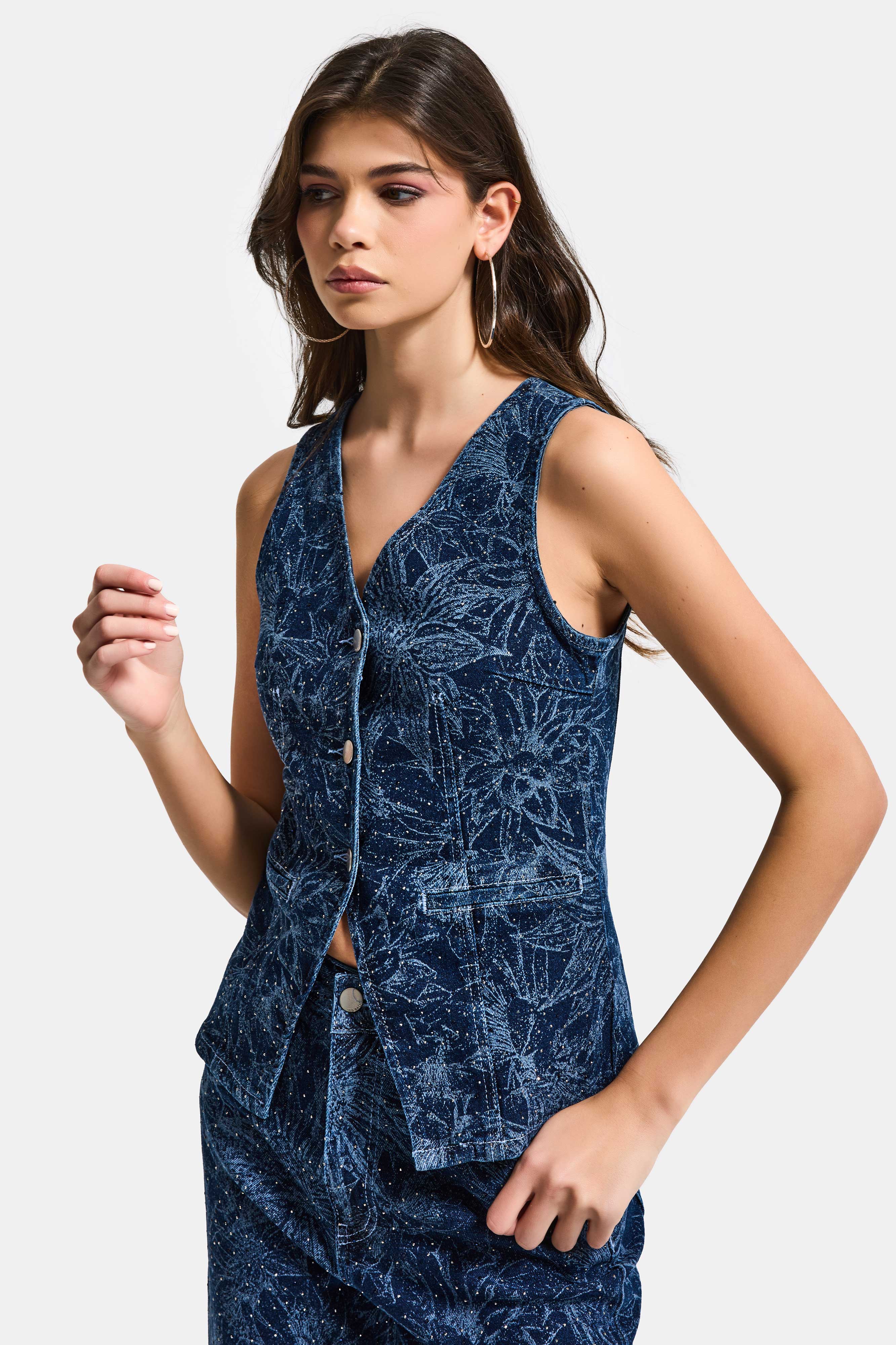 Kadın Mavi 1s6-7 Önü Düğmeli Çiçek Desenli Parlak Taşlı Tasarım Denim Yelek