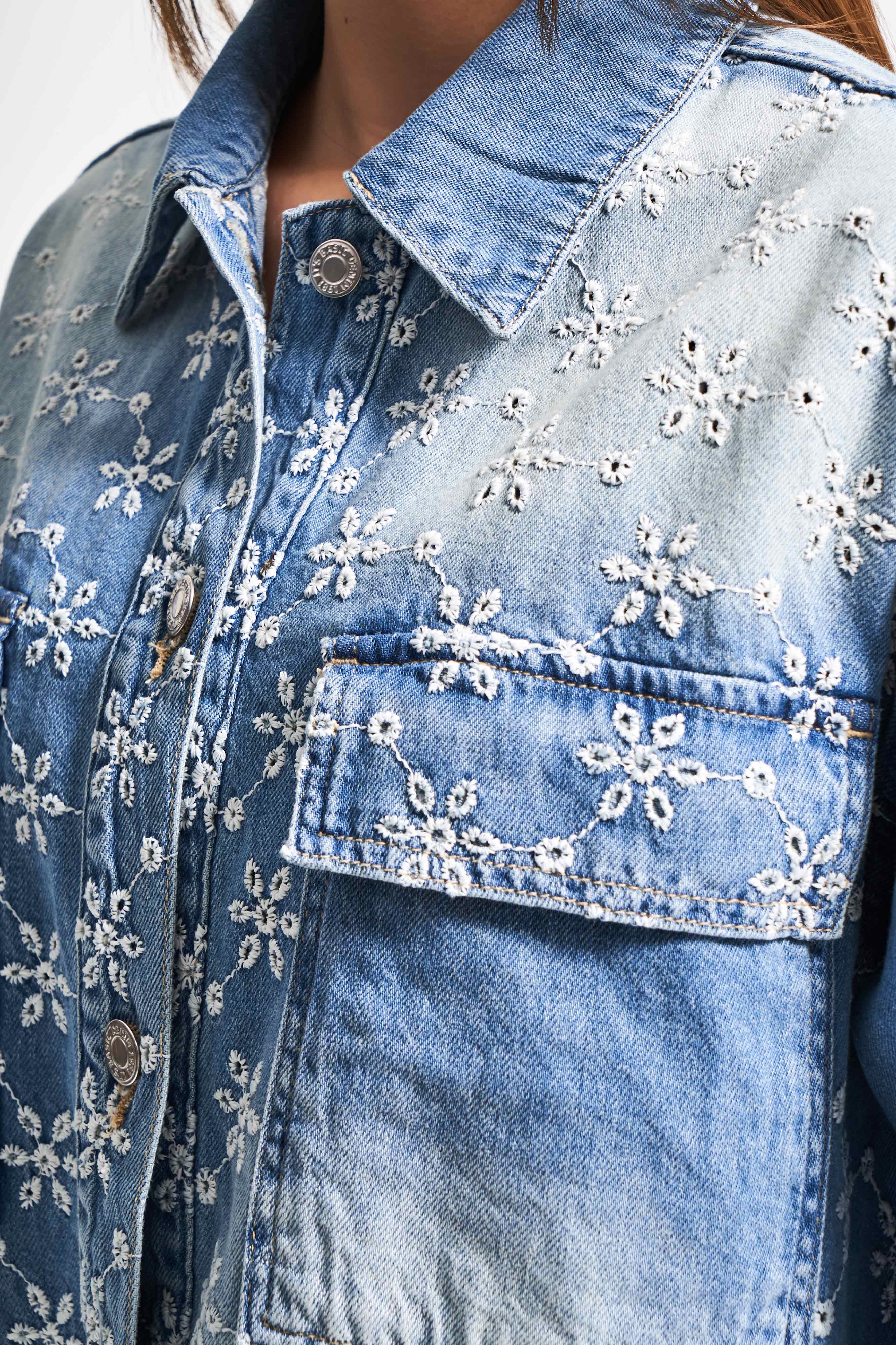 Женская рубашка свободного покроя из 100% хлопка, цвет синий, размер 2S5-75, с цветочной вышивкой