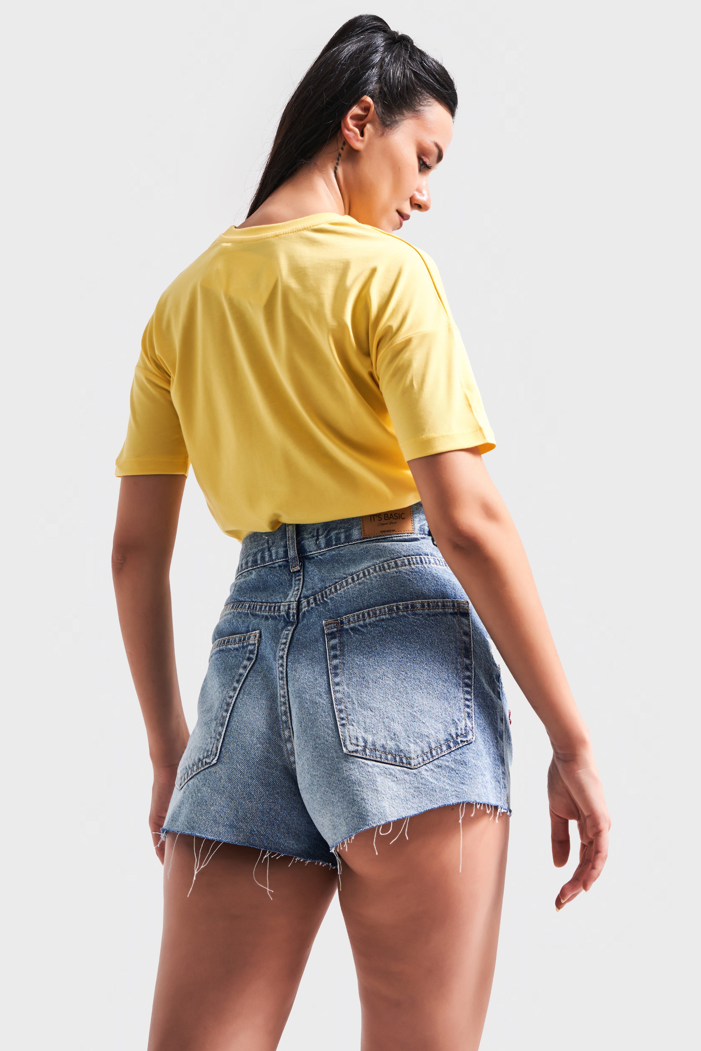 Kadın Mavi Renk 2s5-84 Mini Boy Arma Nakış Detaylı %100 Koton Mom Fit Denim Şort
