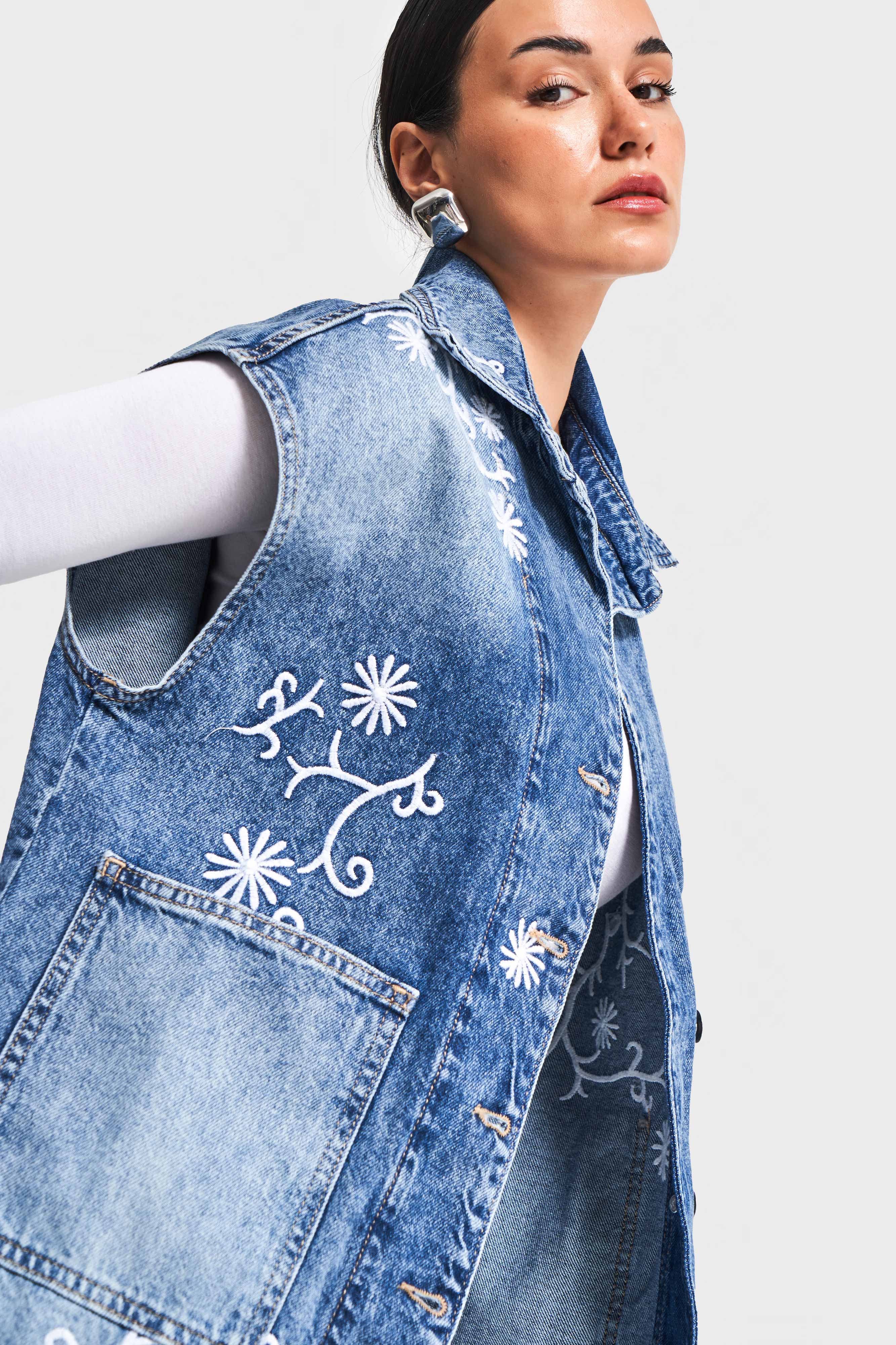 Kadın Mavi Renk 4S5-27 Uzun Boy Nakış Detaylı %100 Koton Tasarım Denim Yelek