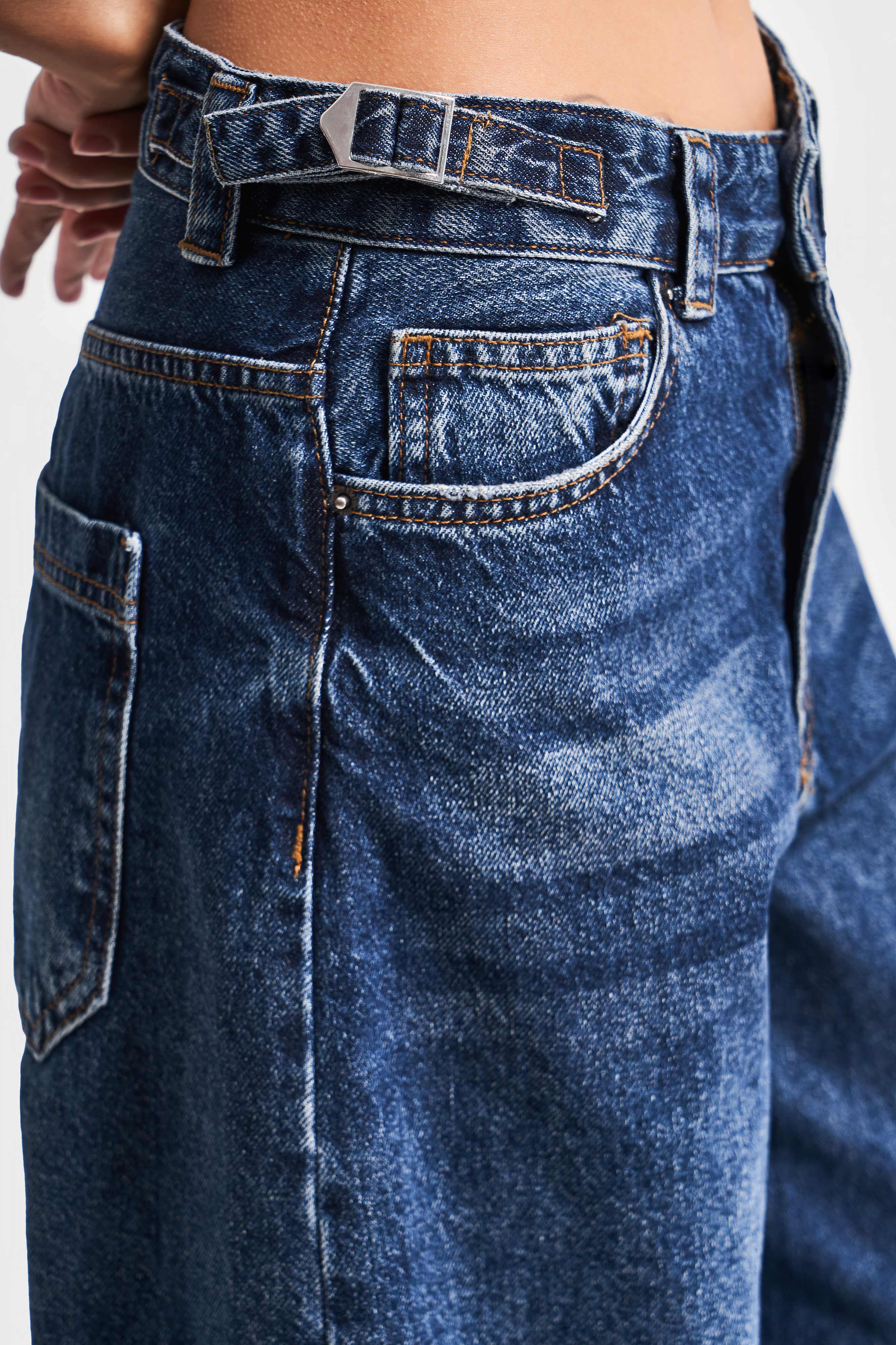 Women's Blue Color Waist Adjustable Belt Super Long Loose Cut Jeans