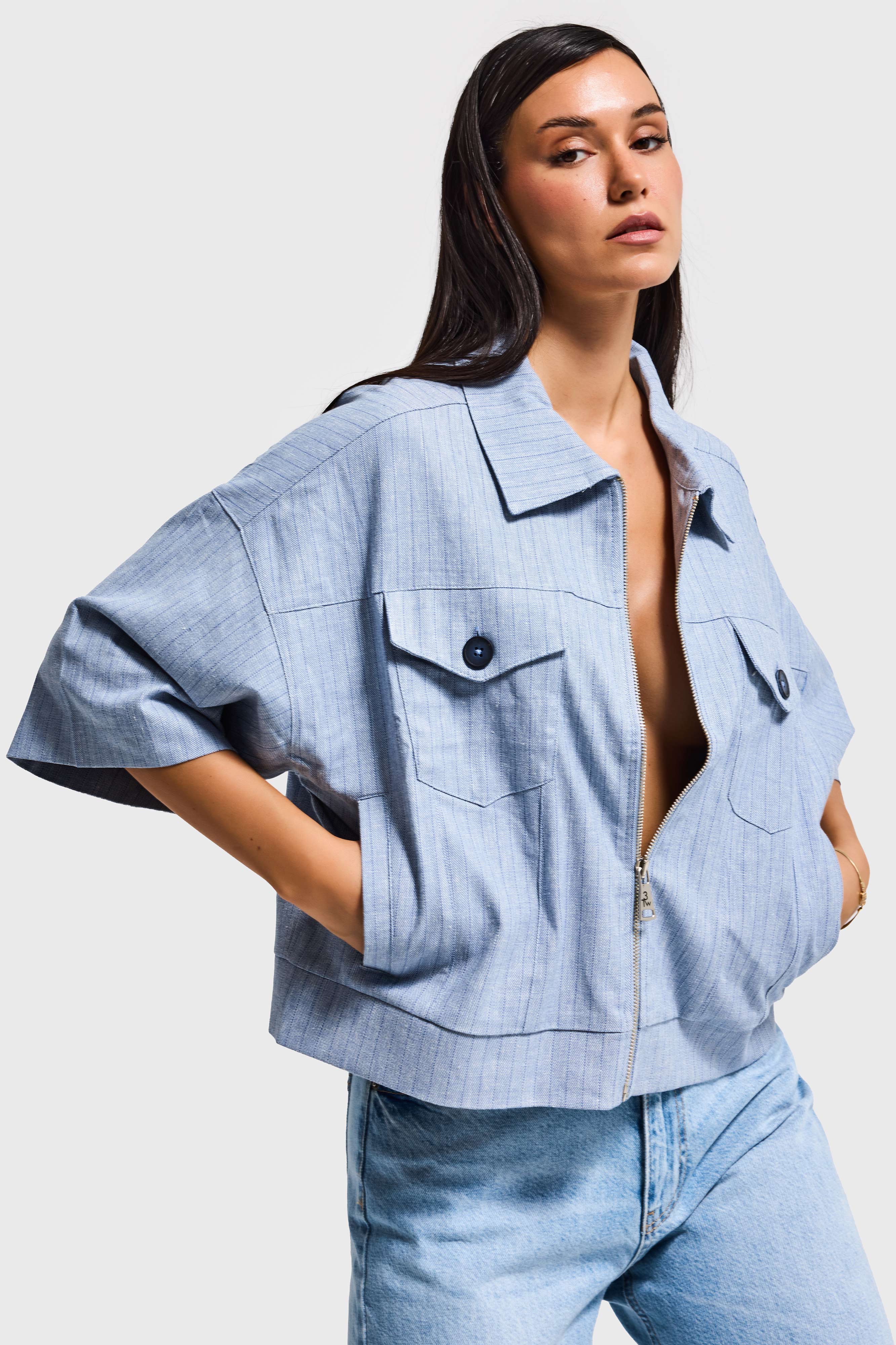 Kadın Mavi Renk Oversize Cep Detaylı Özel Tasarım Denim Ceket