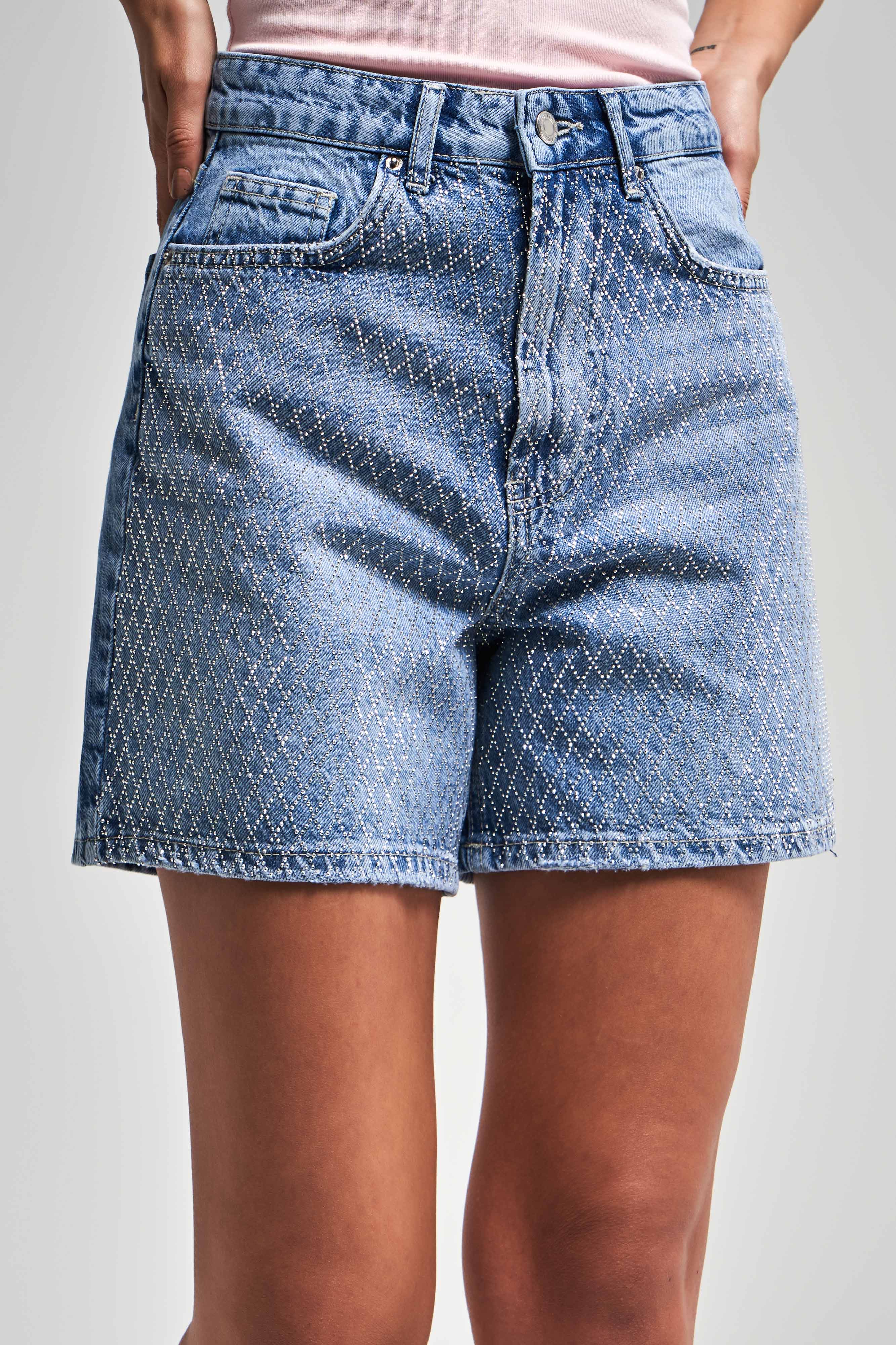 Kadın Mavi Renk T-2S5-4 Parlak Taşlı Mom Fit Midi Boy Tasarım %100 Koton Denim Şort