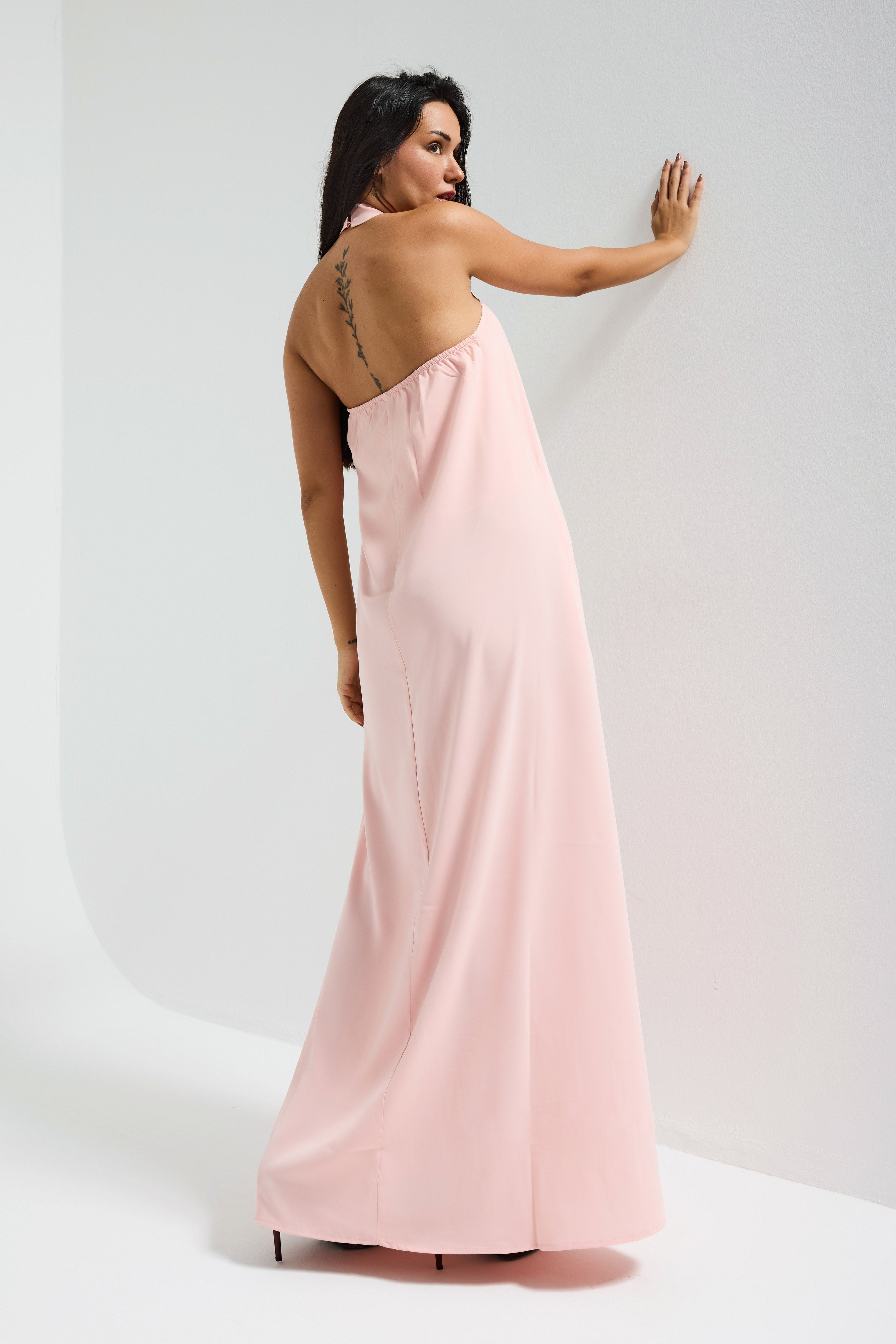 Kadın Pembe Renk Bol Kesim Kravat Detaylı Boyundan Bağlamalı Tasarım Elbise