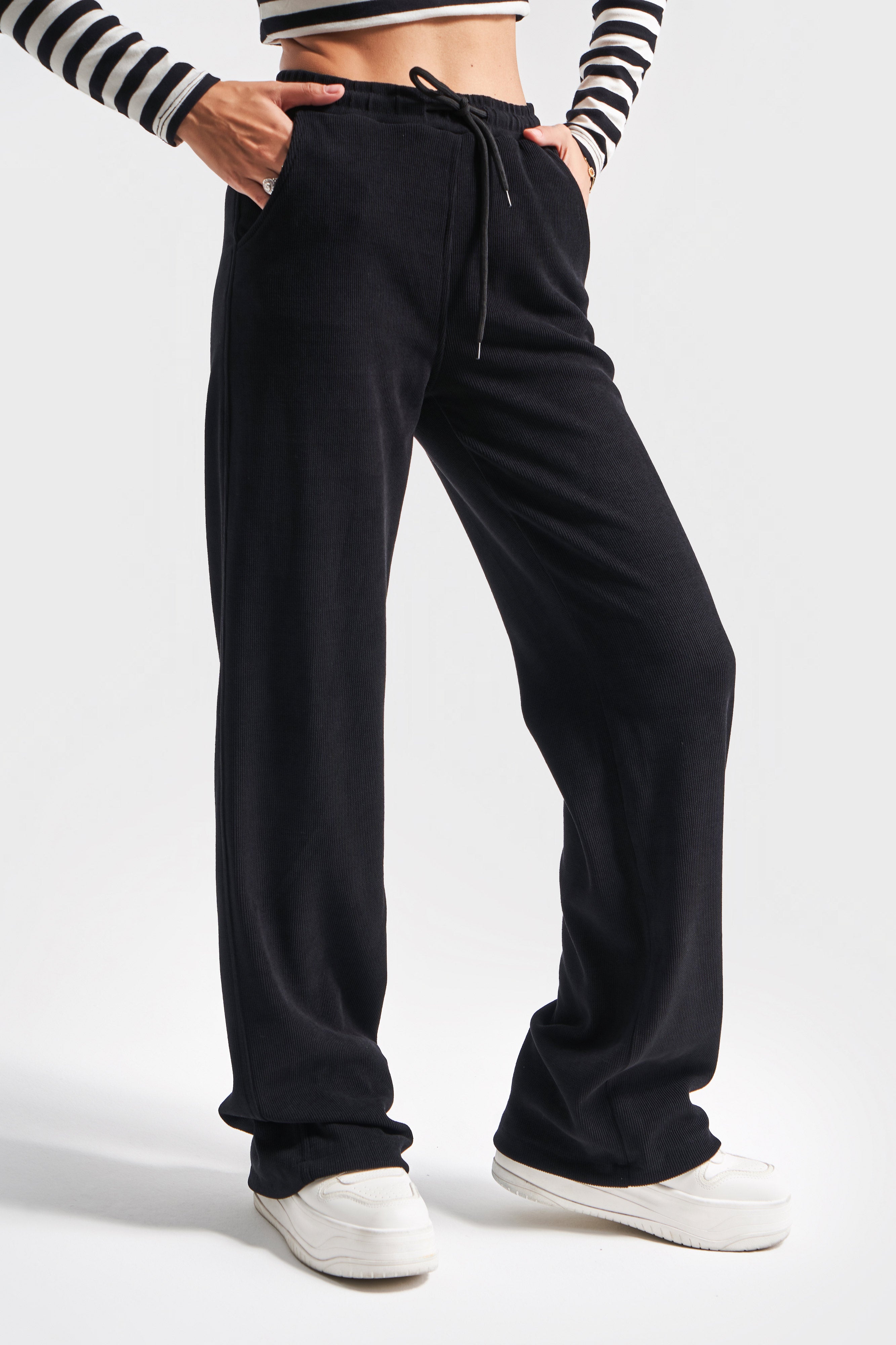 Women's Black Color 1w41 Thin Ribbed Knitted Flexible Velvet Fabric Trousers
