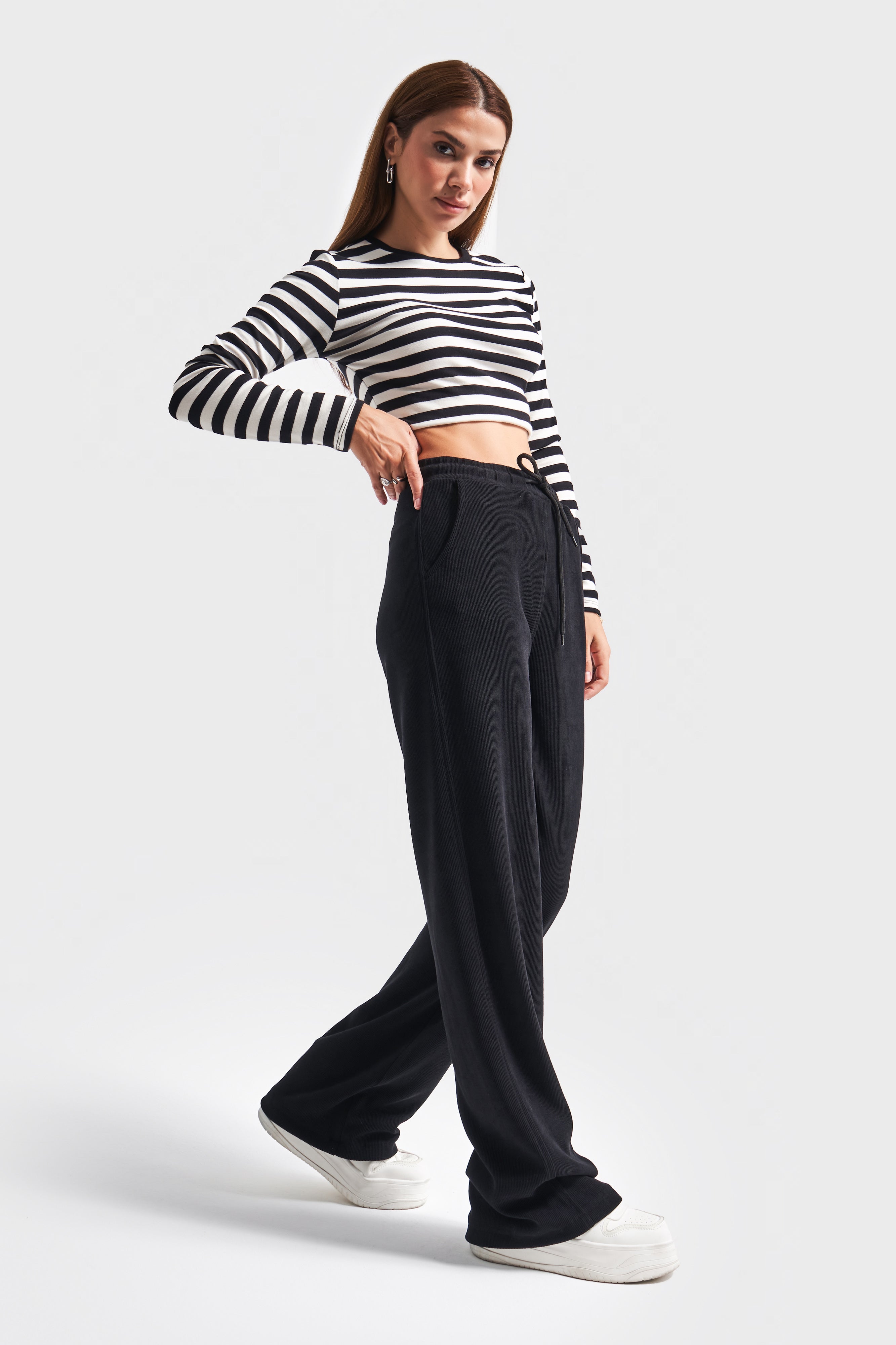 Women's Black Color 1w41 Thin Ribbed Knitted Flexible Velvet Fabric Trousers