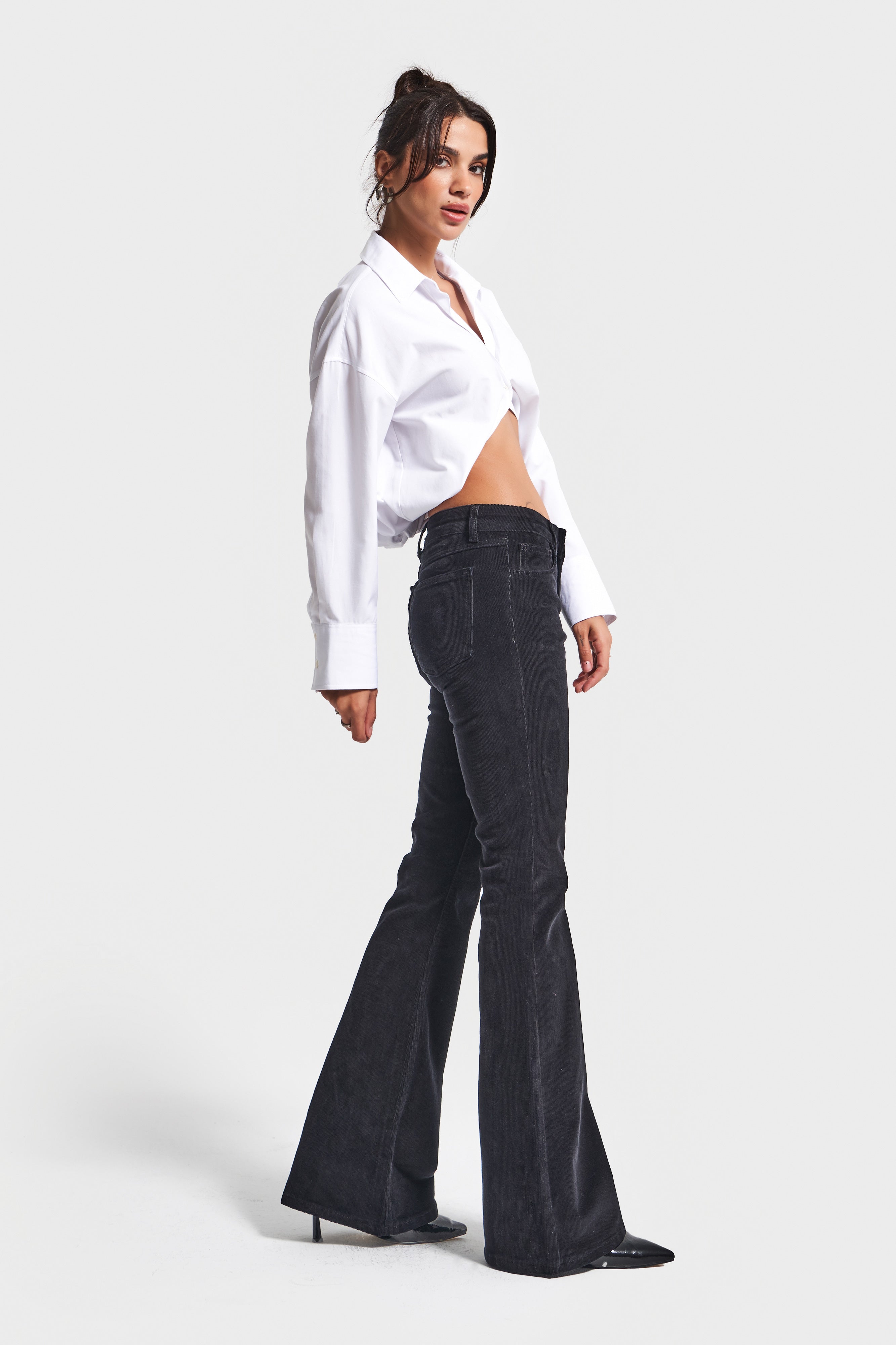 Kadın Siyah Renk 26w5-1 Low Waist Flare Fit İnce Fitilli Velvet Kadife Kumaş Pantolon