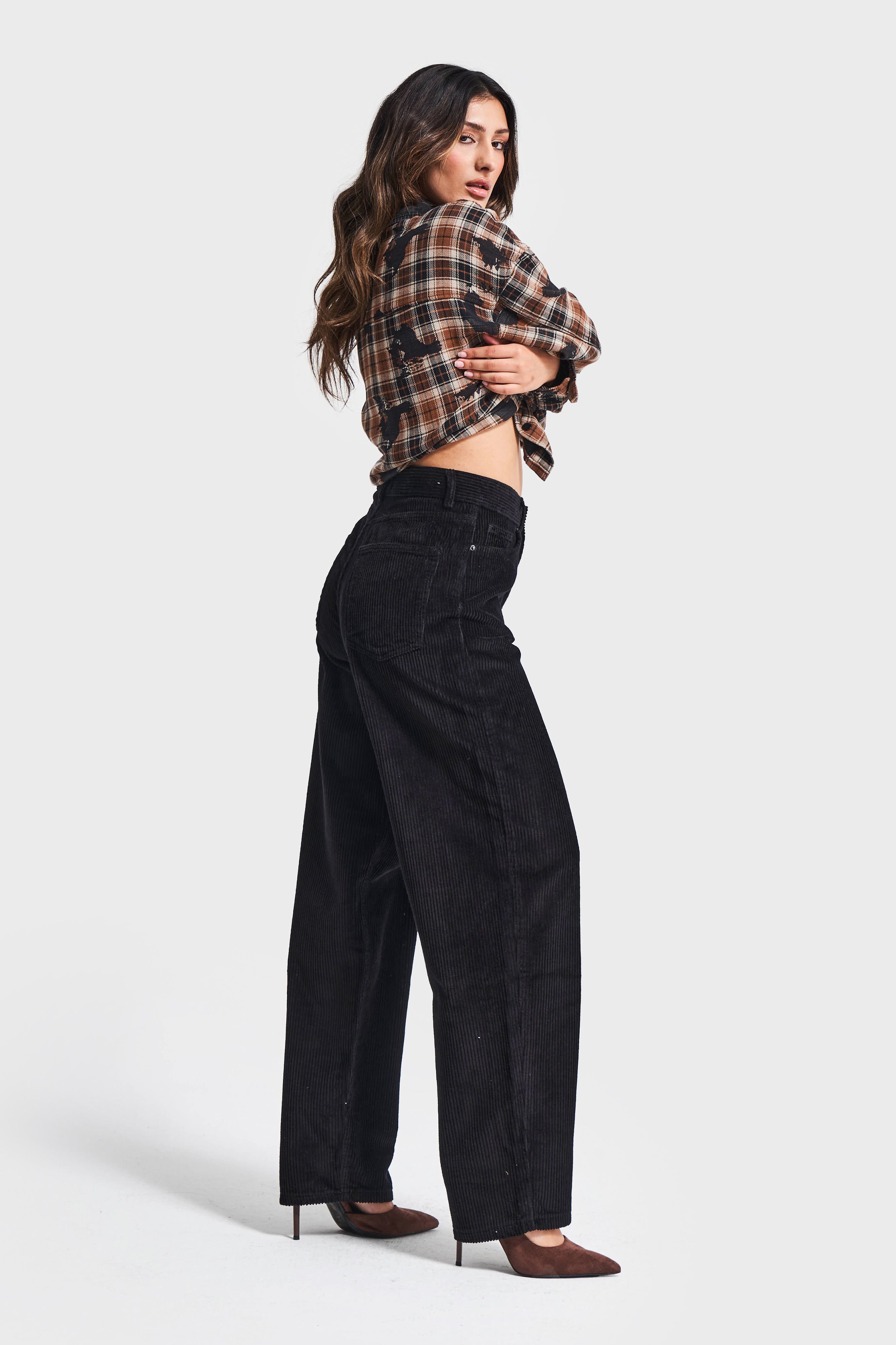 Kadın Siyah Renk Cindy 26w5-1 Skater Fit Kalın Fitilli Kadife Velvet Kumaş Pantolon