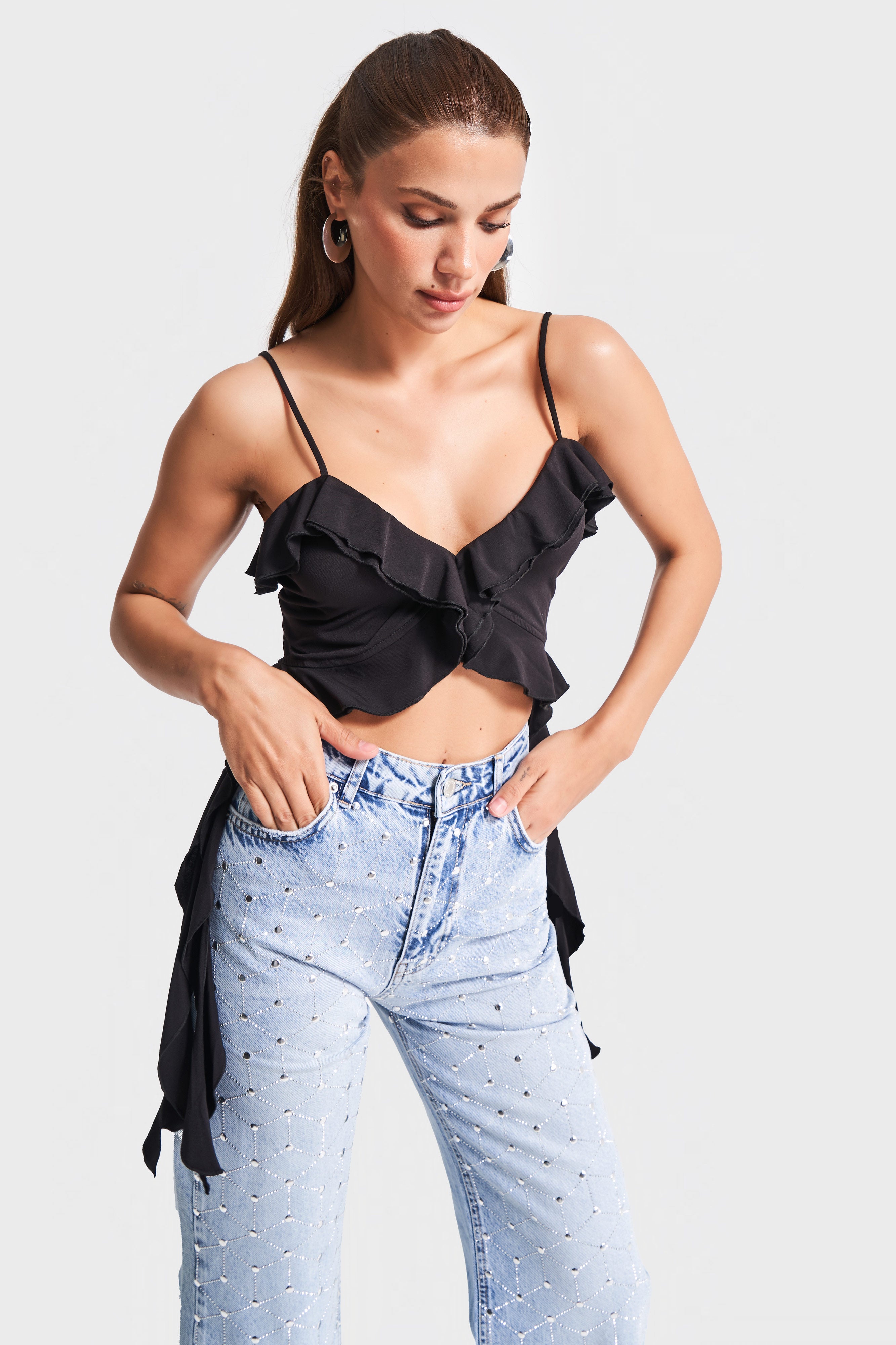 Женское черное бюстье из эластичной ткани с бретельками