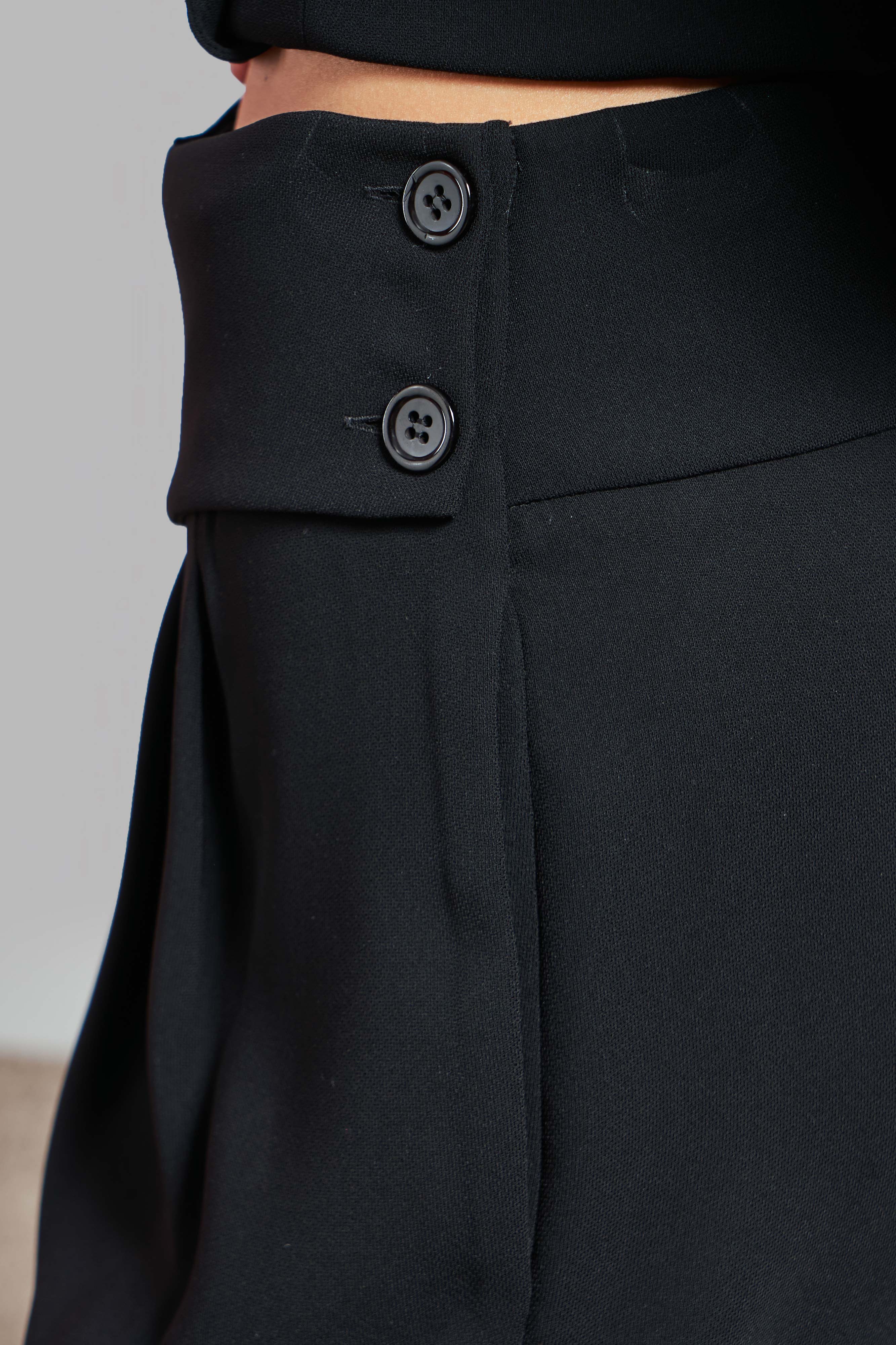 Women's Black Color Loose Cut Flowy Fabric Trousers