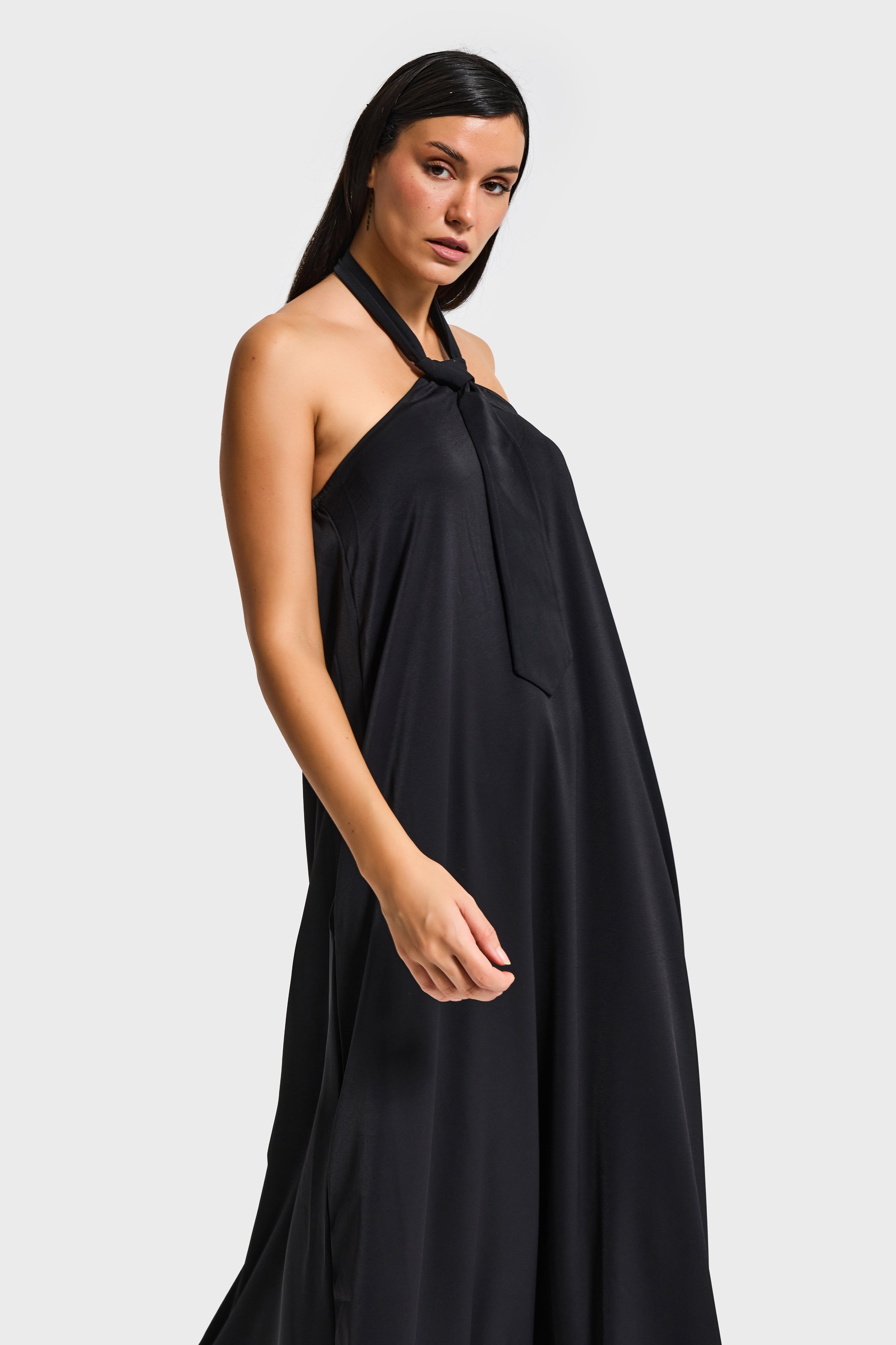 Kadın Siyah Renk Bol Kesim Kravat Detaylı Boyundan Bağlamalı Tasarım Elbise