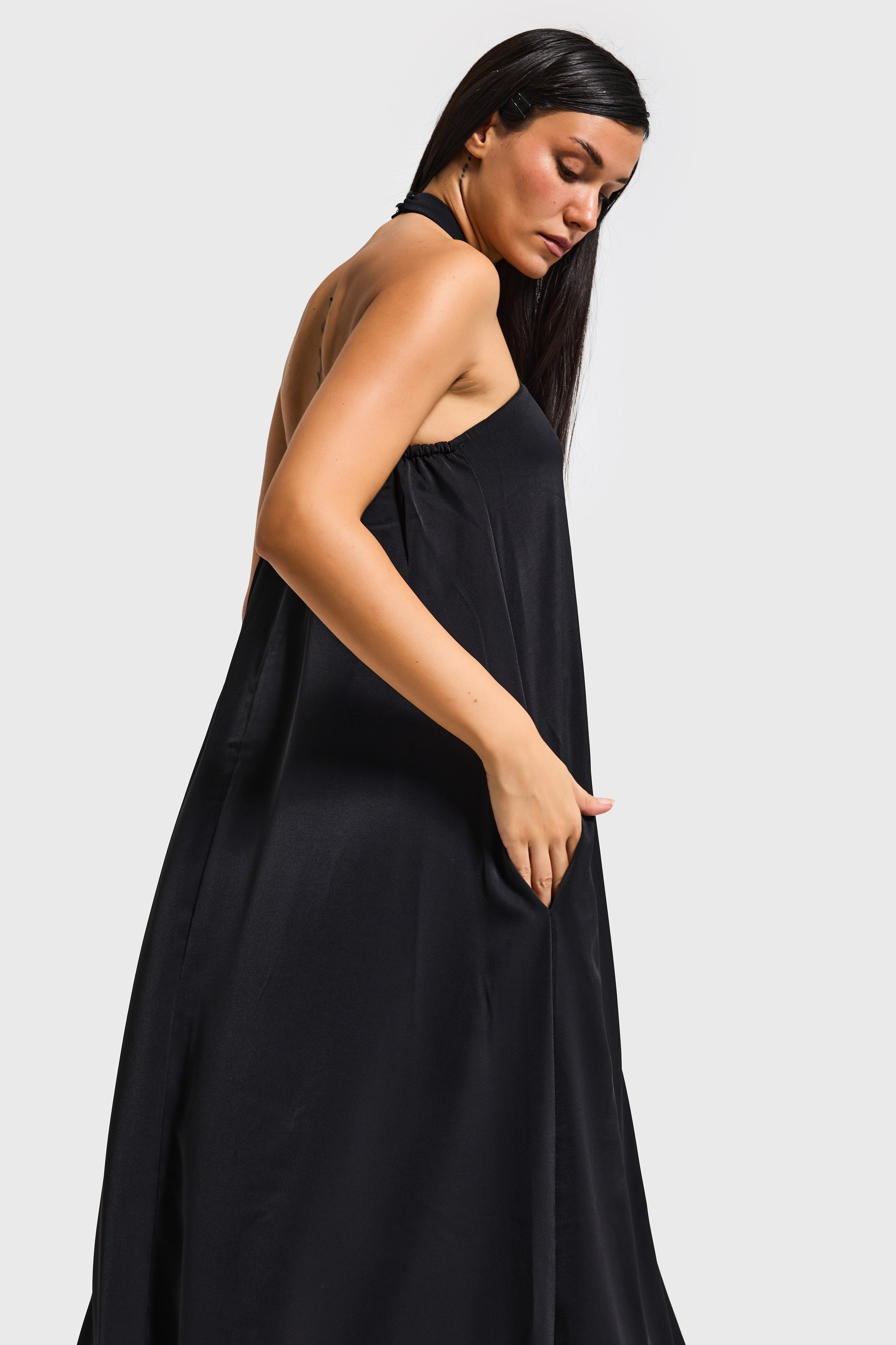 Kadın Siyah Renk Bol Kesim Kravat Detaylı Boyundan Bağlamalı Tasarım Elbise