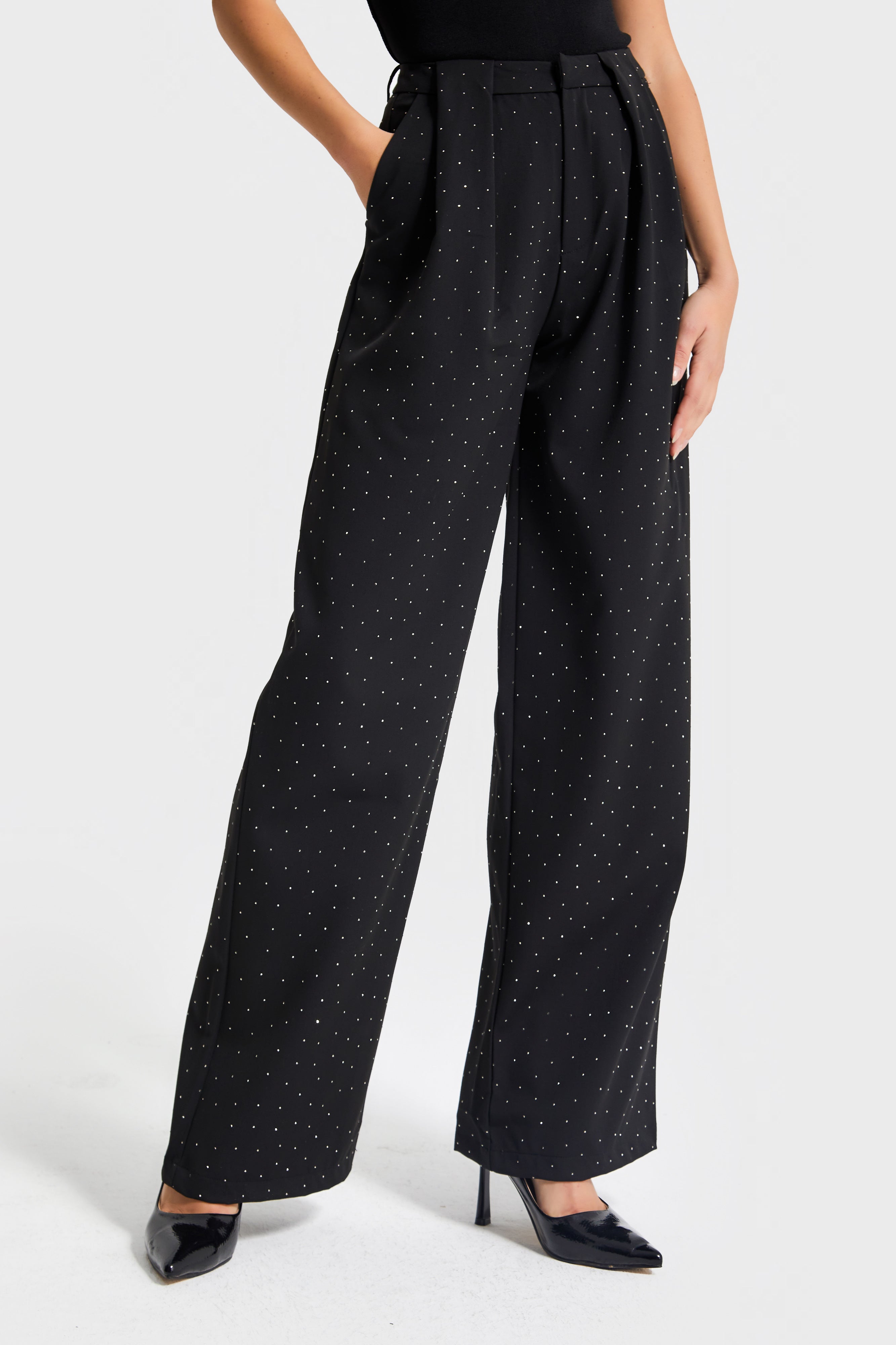 Kadın Siyah Renk Bol Kesim Önü Parlak Taşlı Özel Tasarım Pantolon