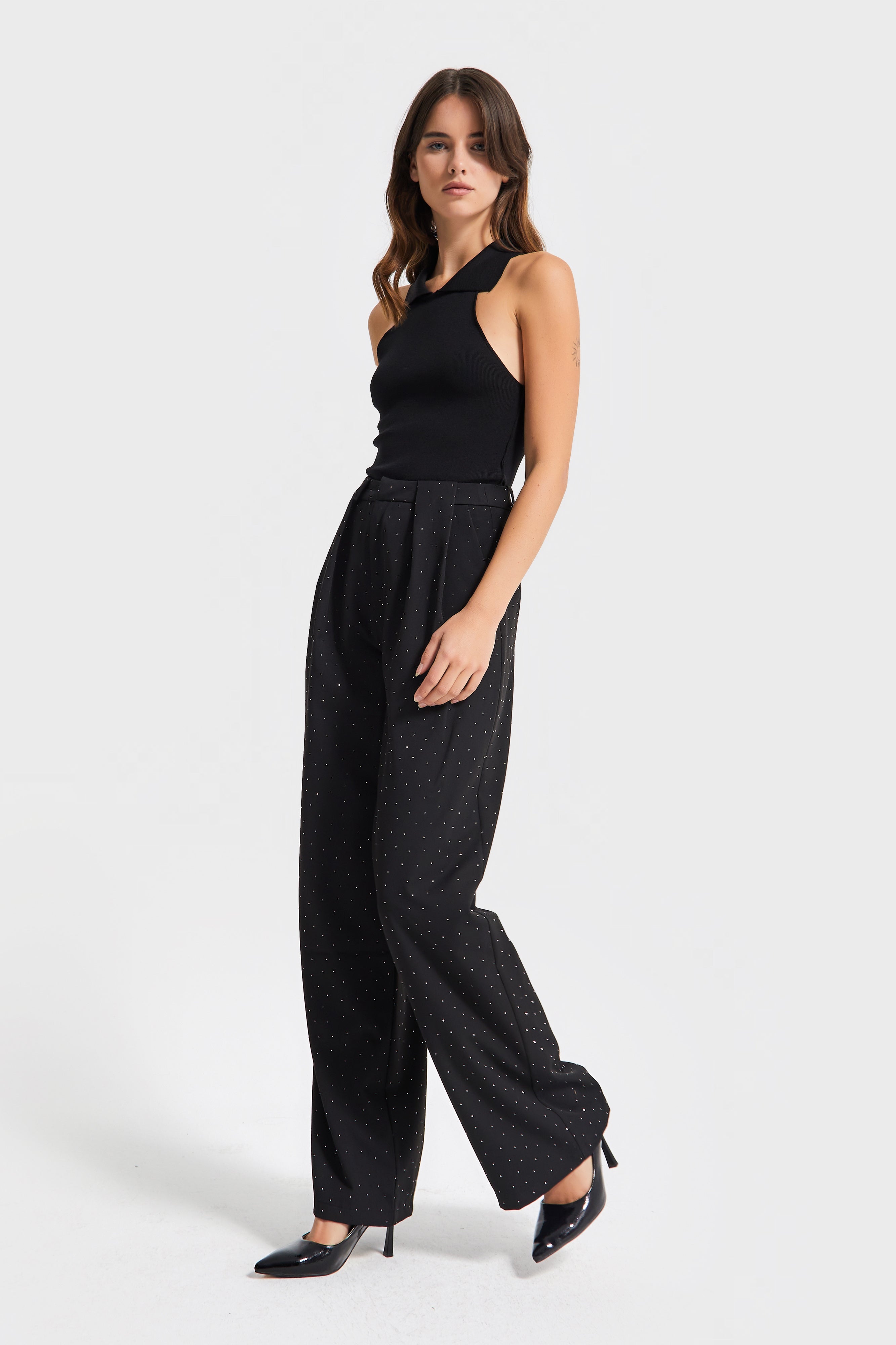 Kadın Siyah Renk Bol Kesim Önü Parlak Taşlı Özel Tasarım Pantolon