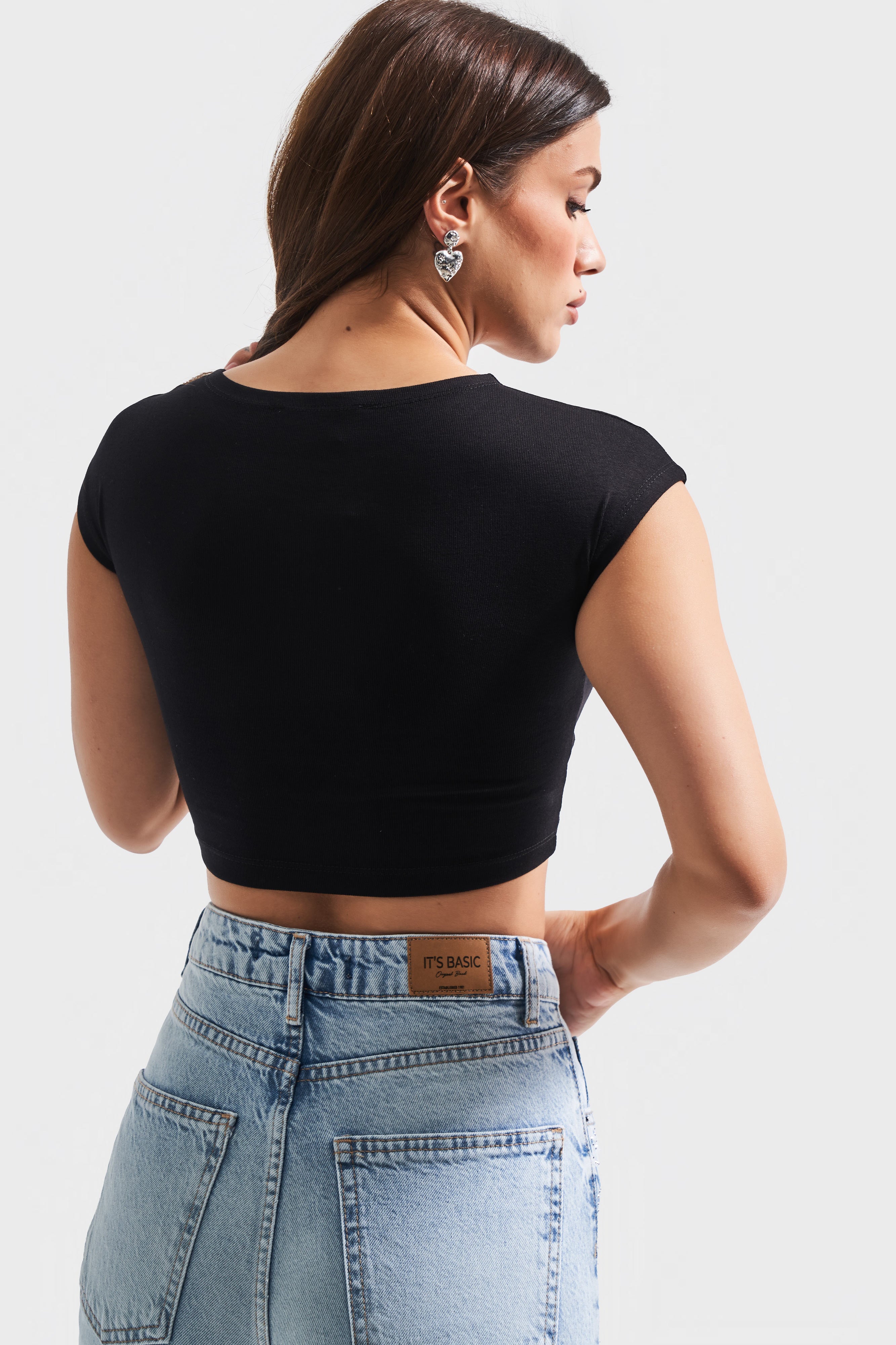 Kadın Siyah Renk Esnek Kumaş Bisiklet Yaka Crop Body