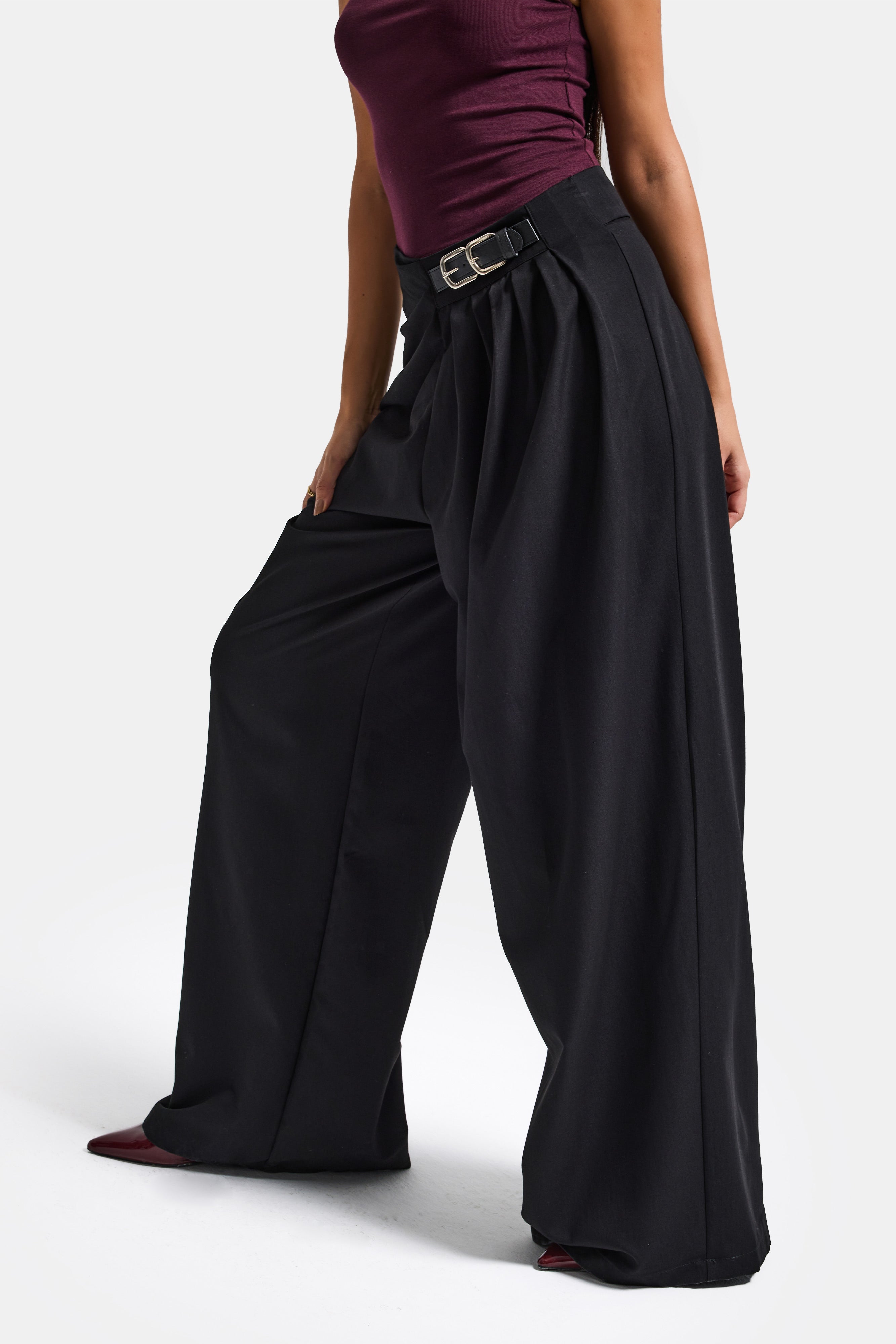 Kadın Siyah Renk Palazzo Fit Kemer Detaylı Viskon Kumaş Tasarım Pantolon