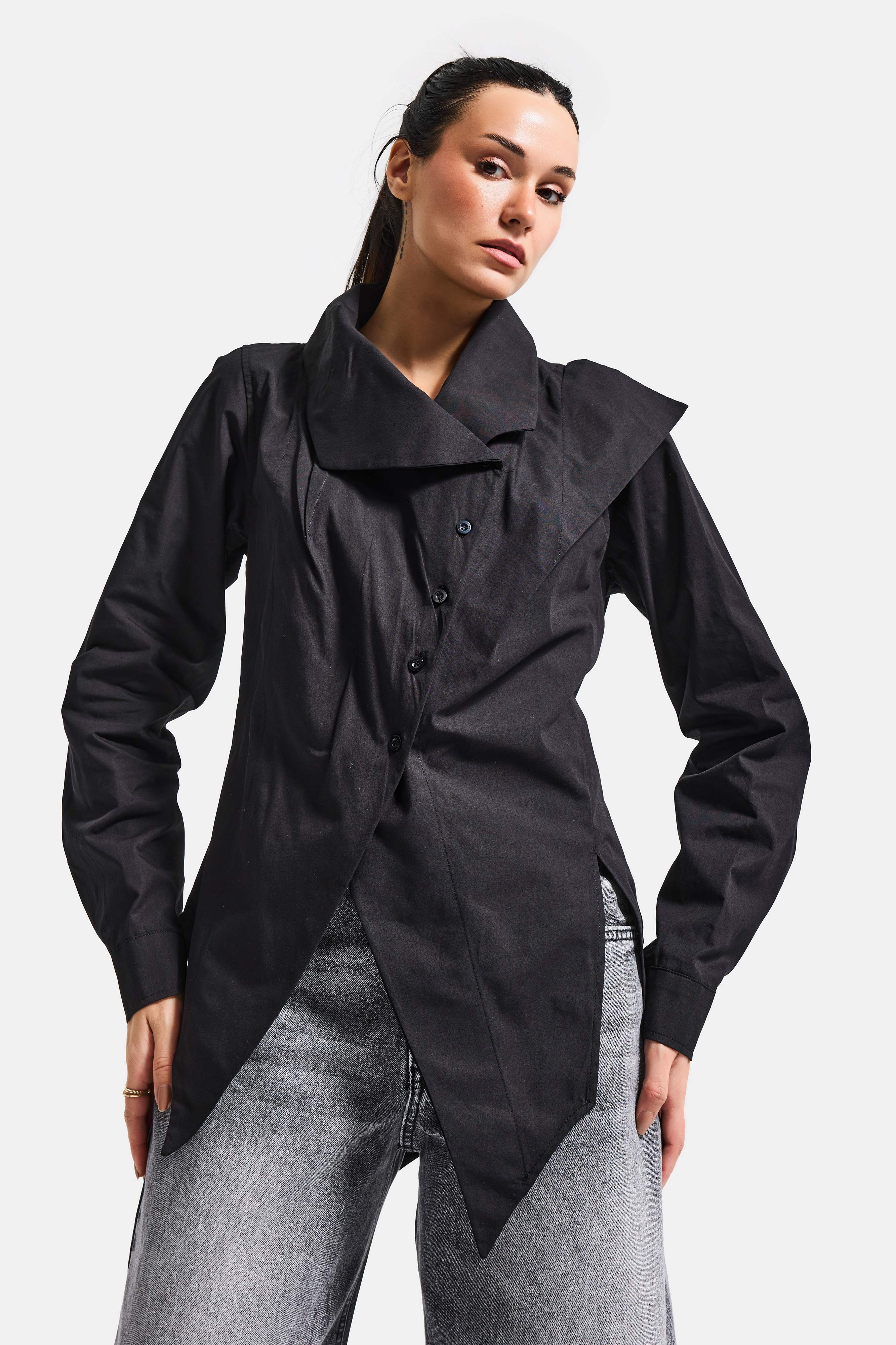 Kadın Siyah Renk Regular Fit Özel Yaka Detaylı Tasarım Gömlek