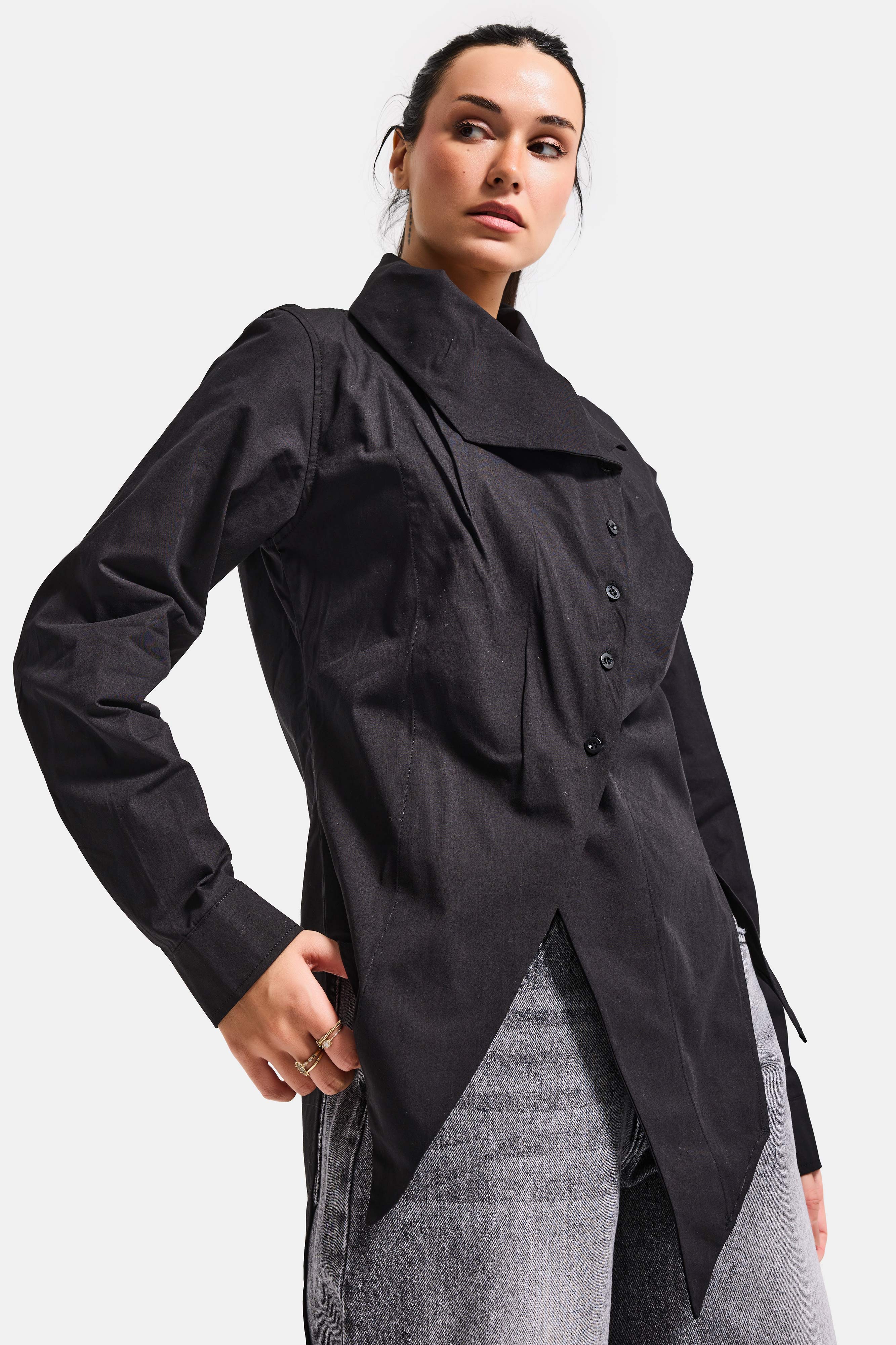 Kadın Siyah Renk Regular Fit Özel Yaka Detaylı Tasarım Gömlek