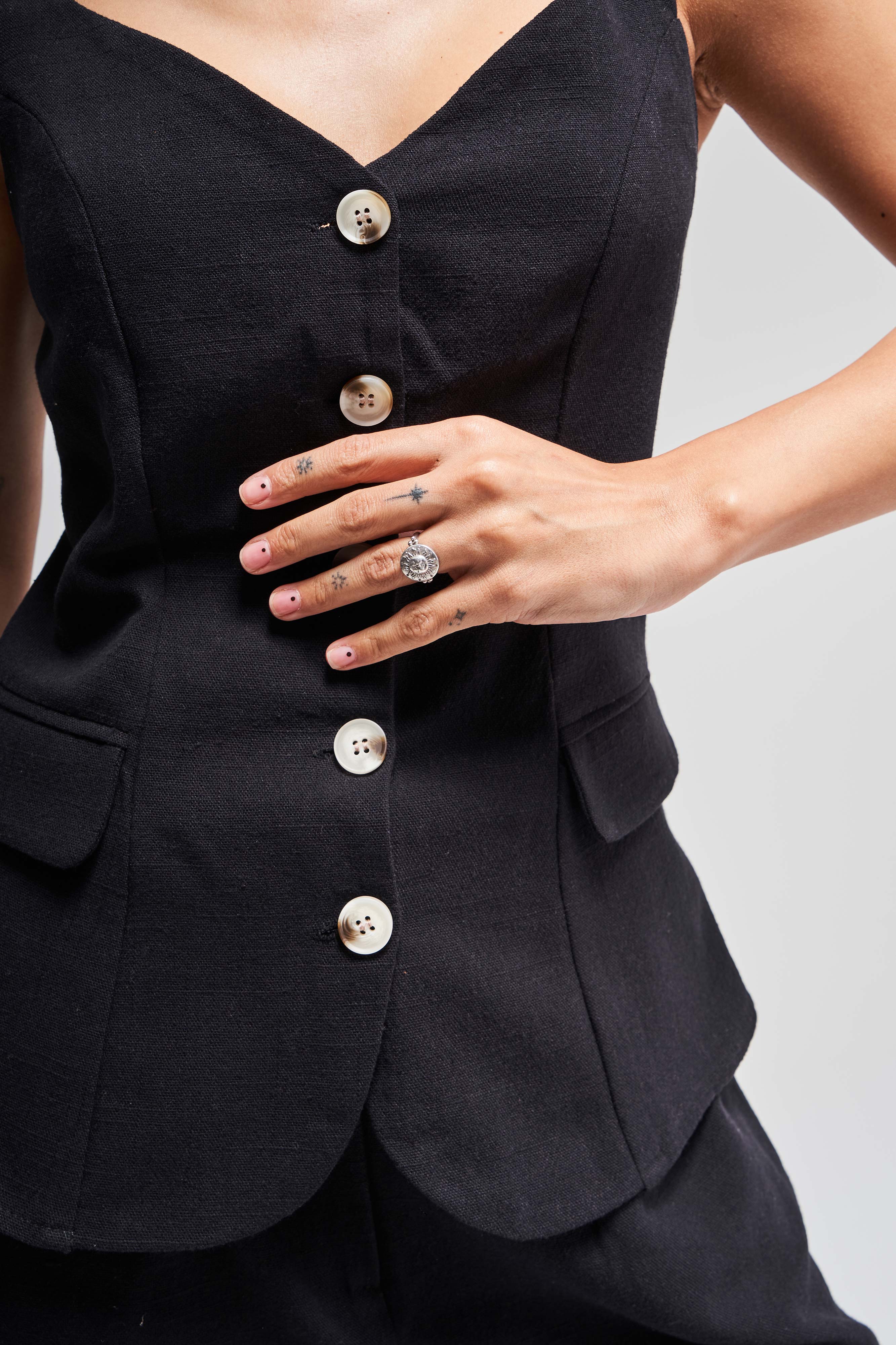 Kadın Siyah Renk s5-1 Maxi Boy Askılı Önü Düğmeli Keten Kumaş Yelek