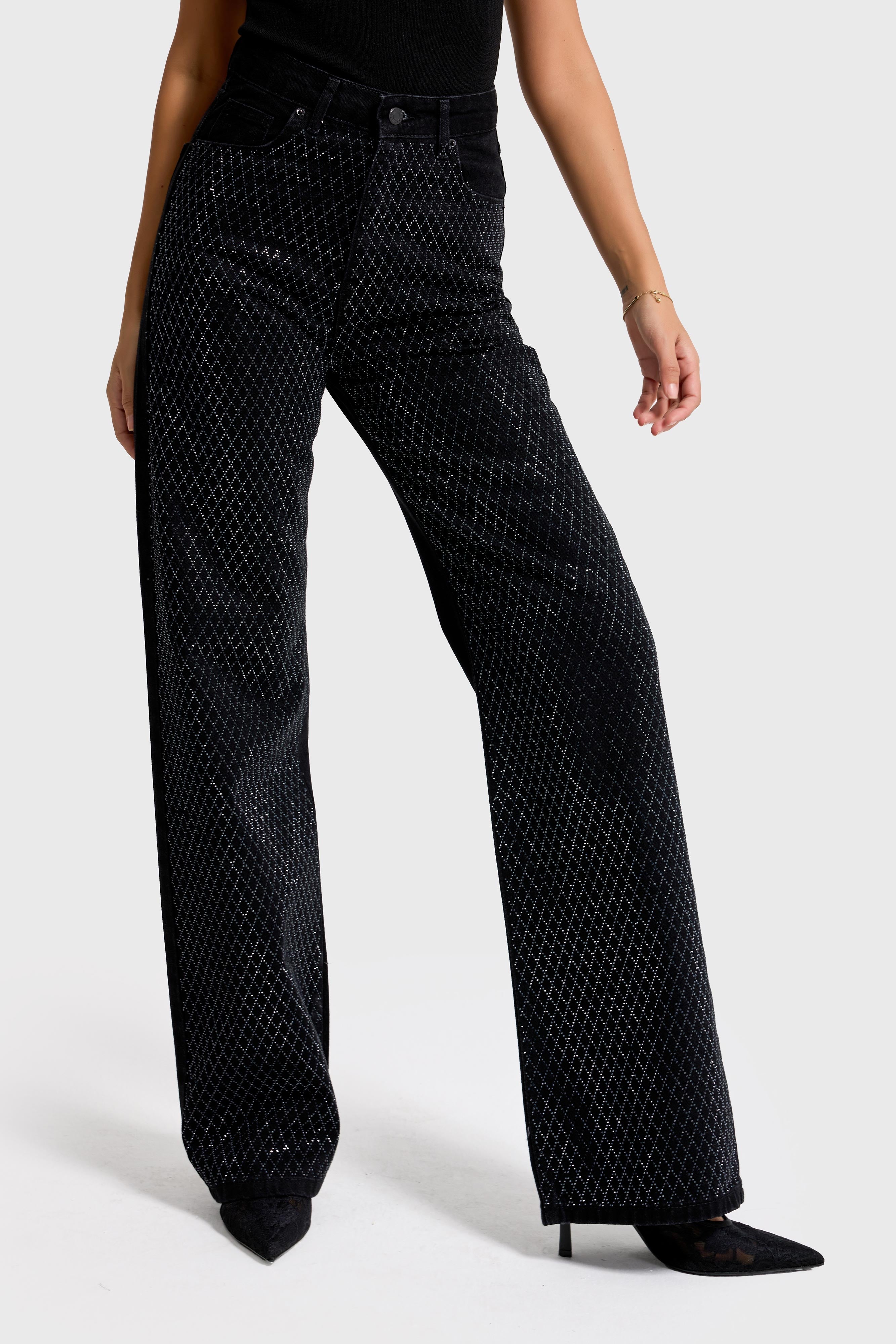 Kadın Siyah Renk T3-1s5-1 Straight Fit Yüksek Bel Işıltılı Parlak Taşlı Tasarım Denim Jean