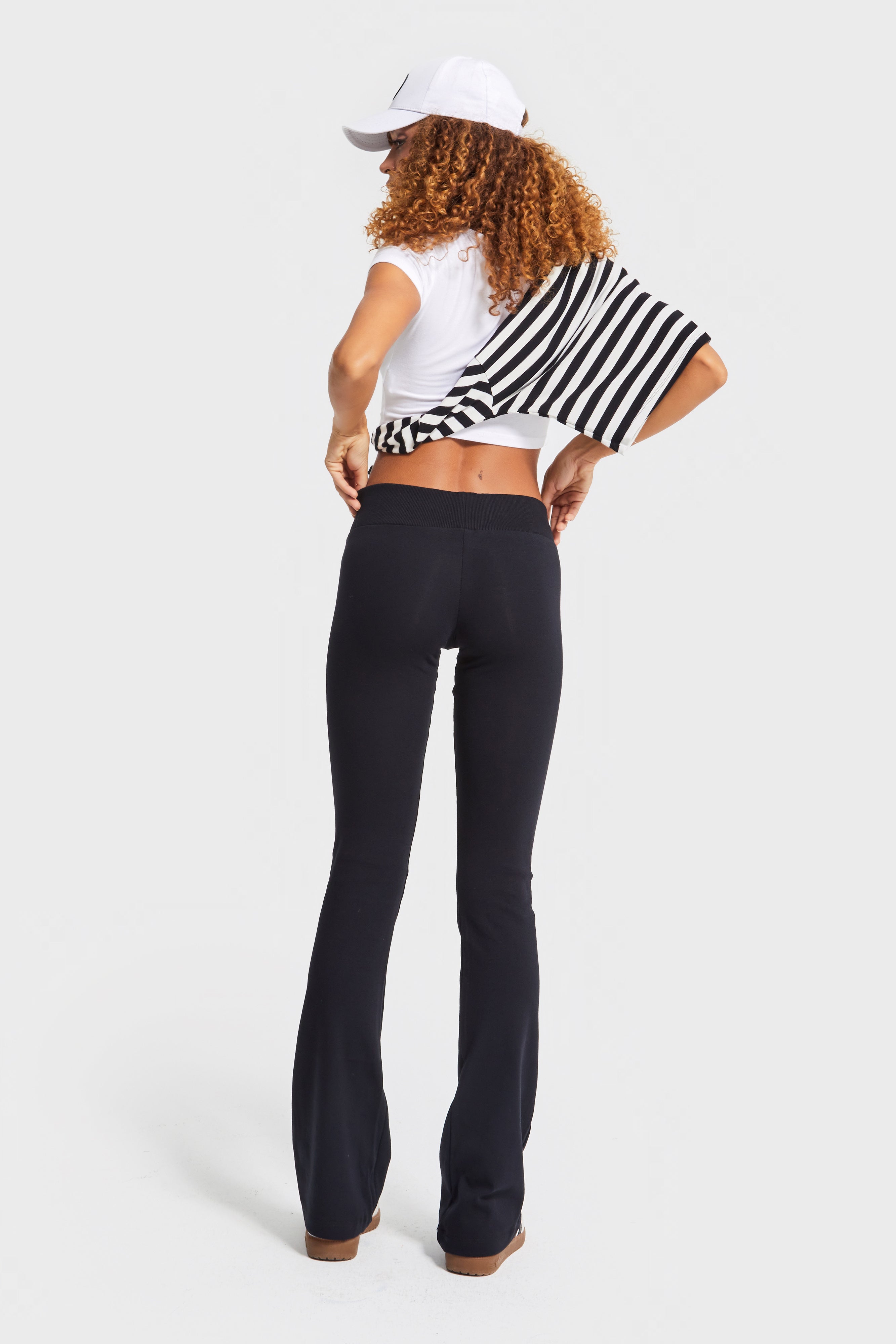 Женские черные брюки S5-1 Slim Fit из суперэластичной ткани с расклешенным кроем