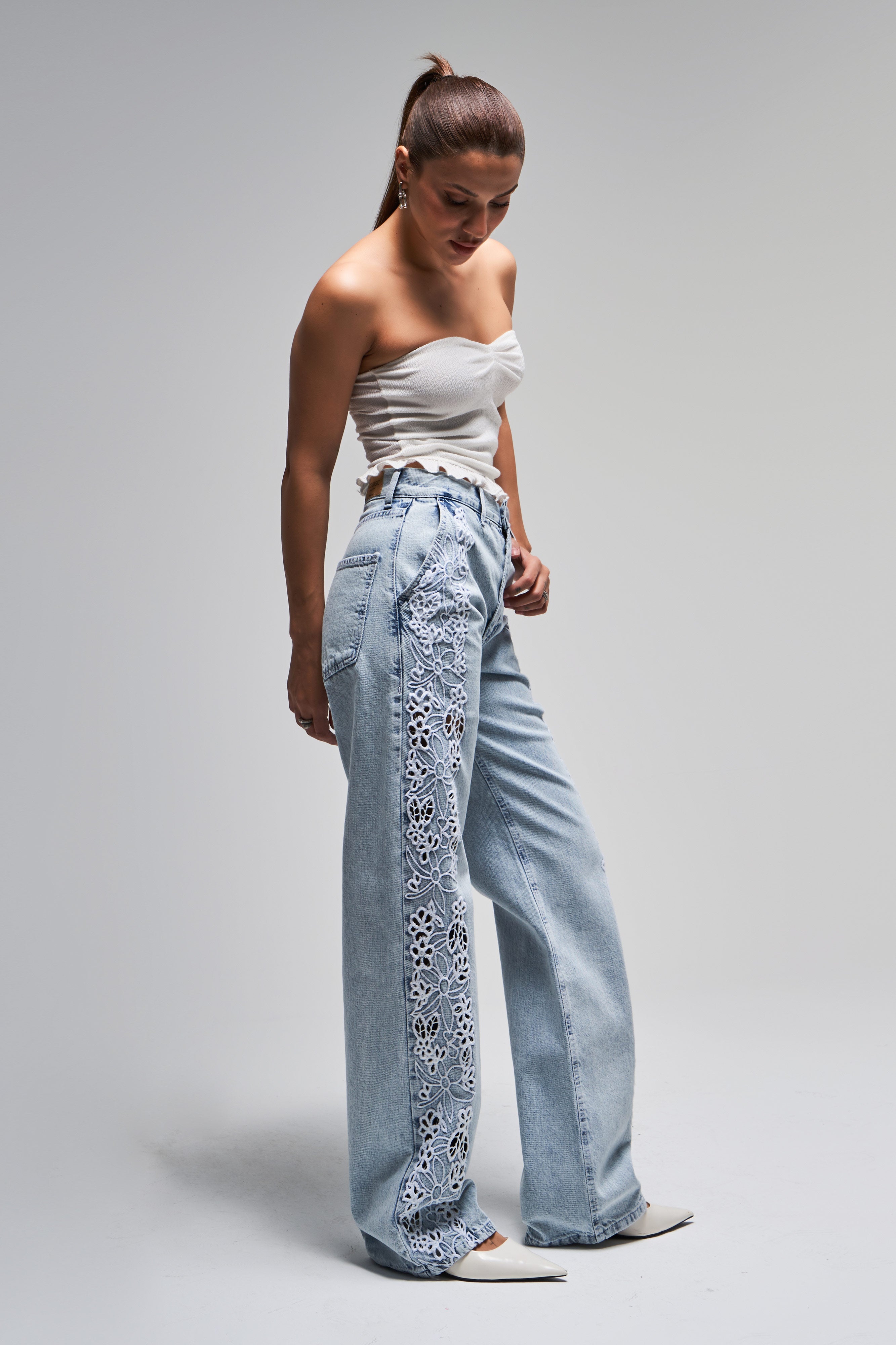 Kadın Snow Kot Rengi 3s5-3 Dantel Nakışlı Loose Fit Orta Bel İç Boy 83 Cm Tasarım Denim Jean