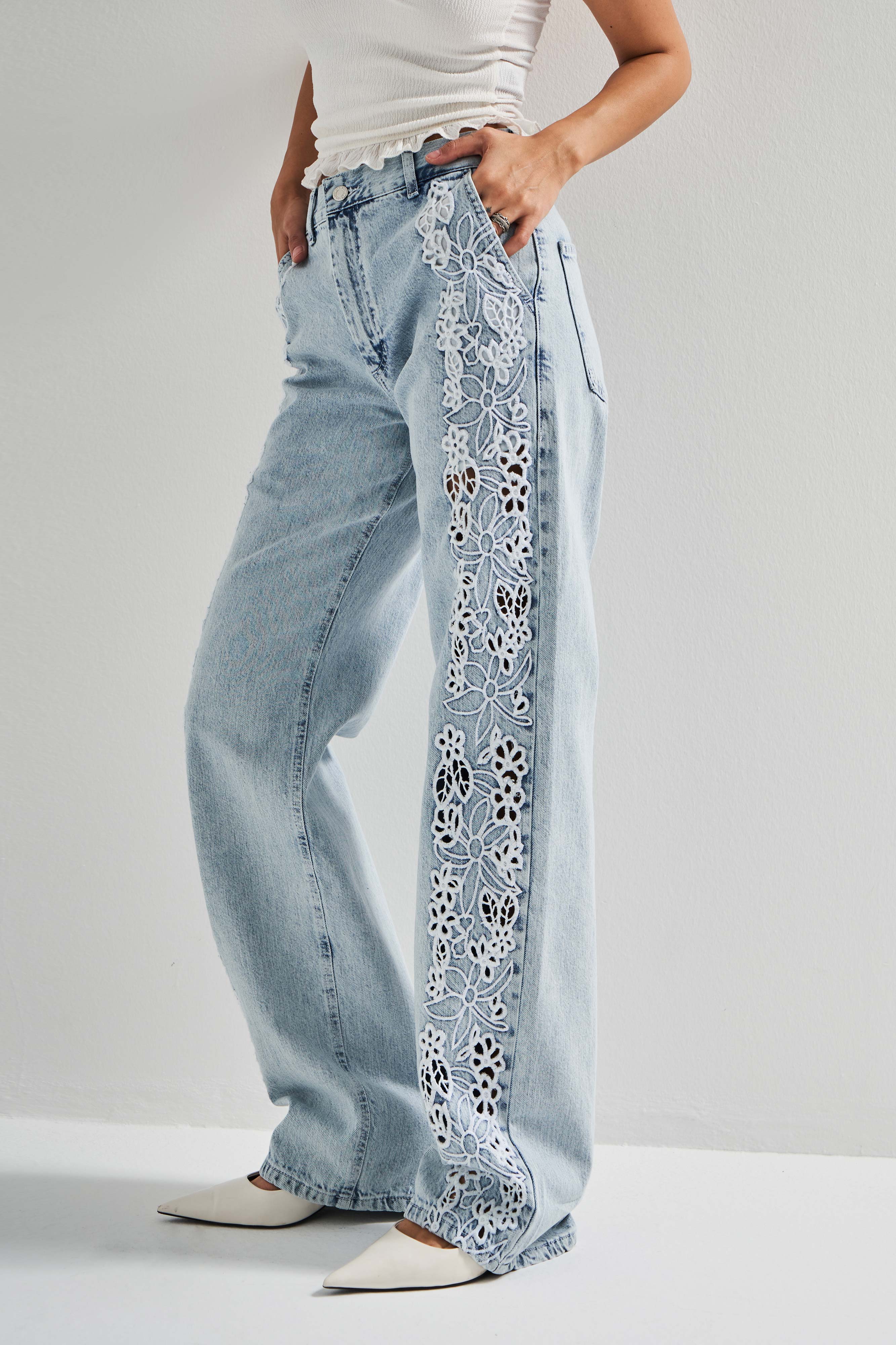 Kadın Snow Kot Rengi 3s5-3 Dantel Nakışlı Loose Fit Orta Bel İç Boy 83 Cm Tasarım Denim Jean
