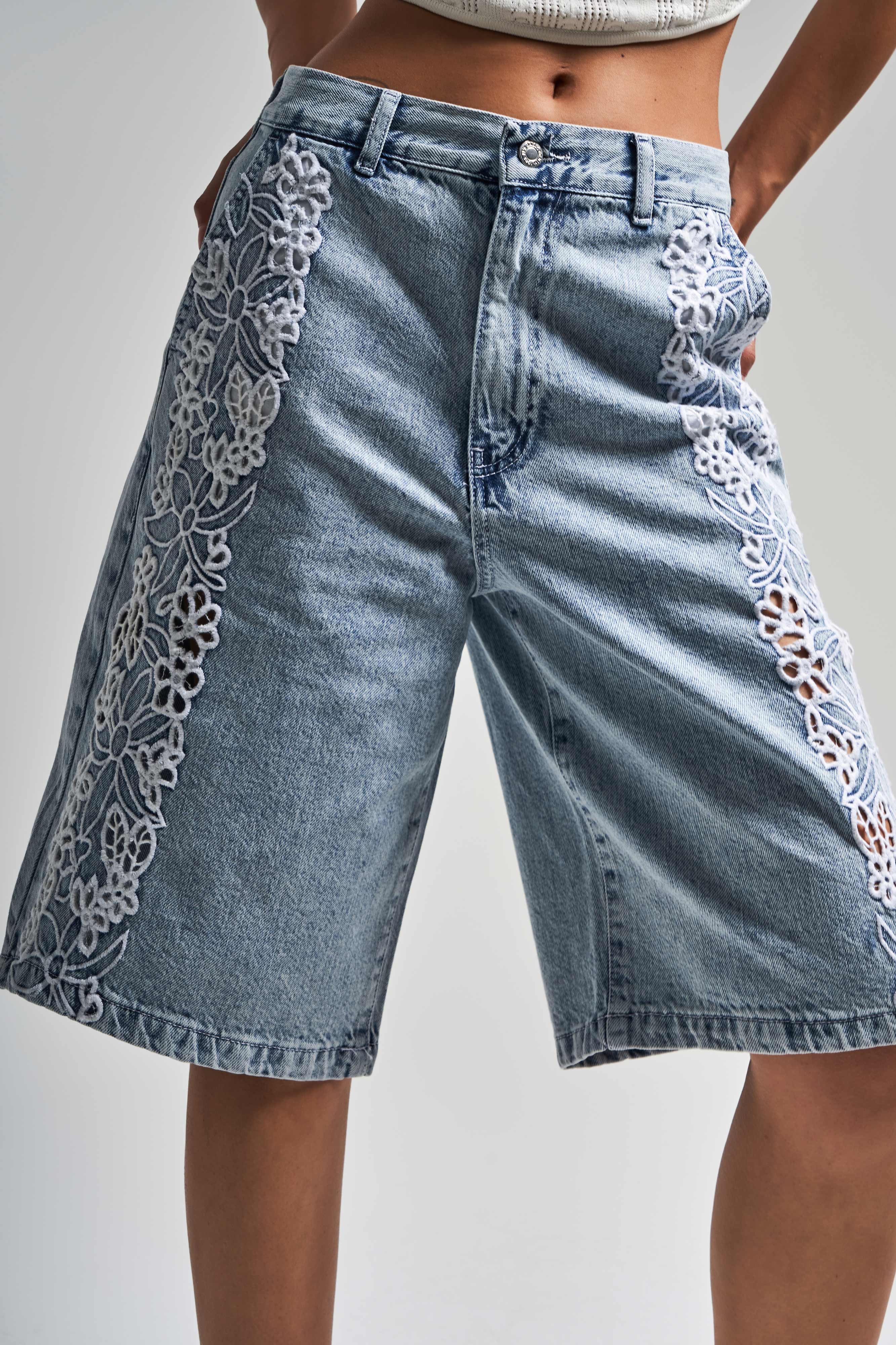 Kadın Snow Kot Rengi 3s5-3 Dantel Nakışlı Maxi Boy Uzun Tasarım Denim Bermuda Şort