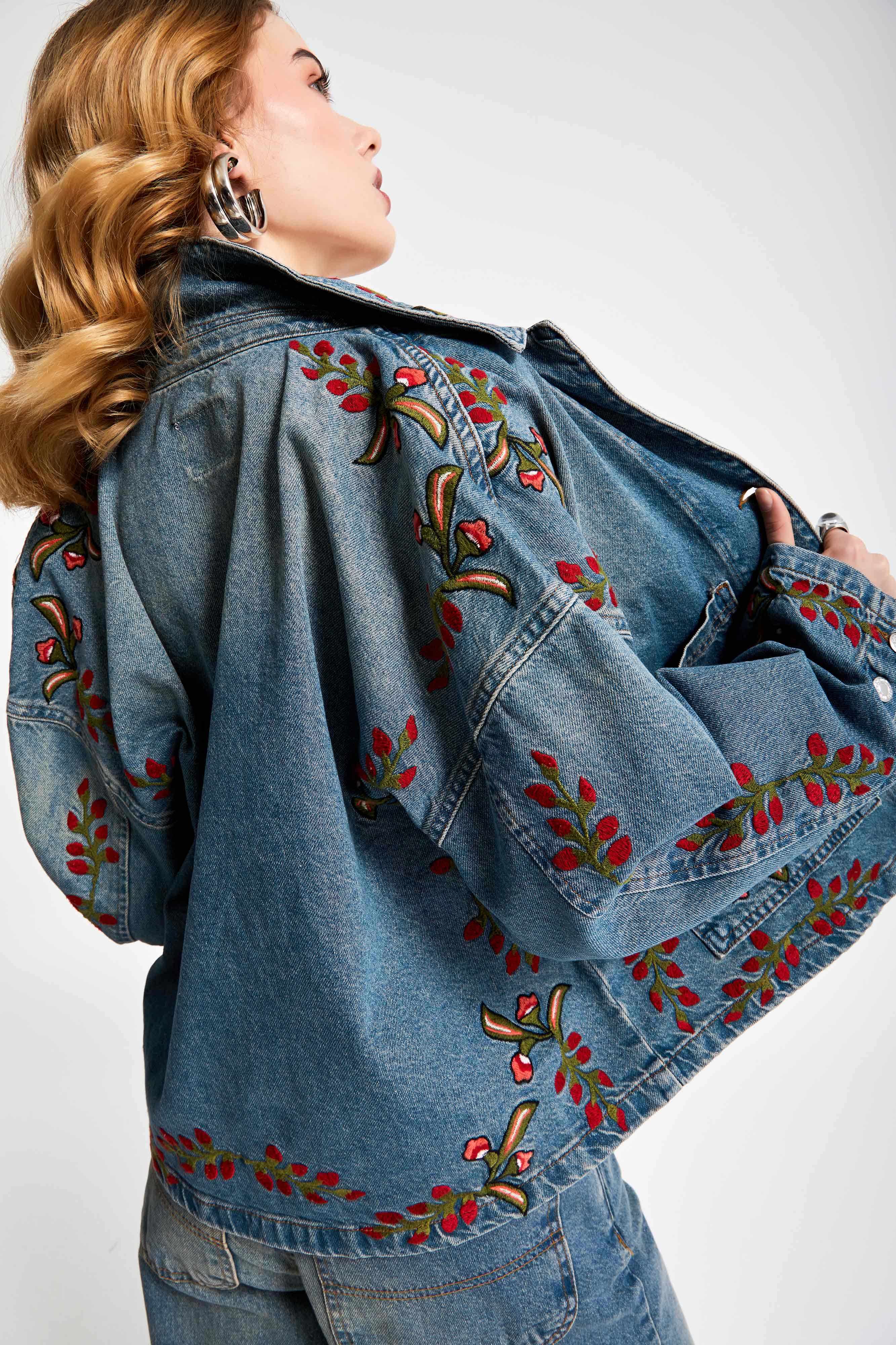 Kadın T.Kot Rengi 2S566 Çiçek Nakışlı Oversize Tasarım Denim Ceket