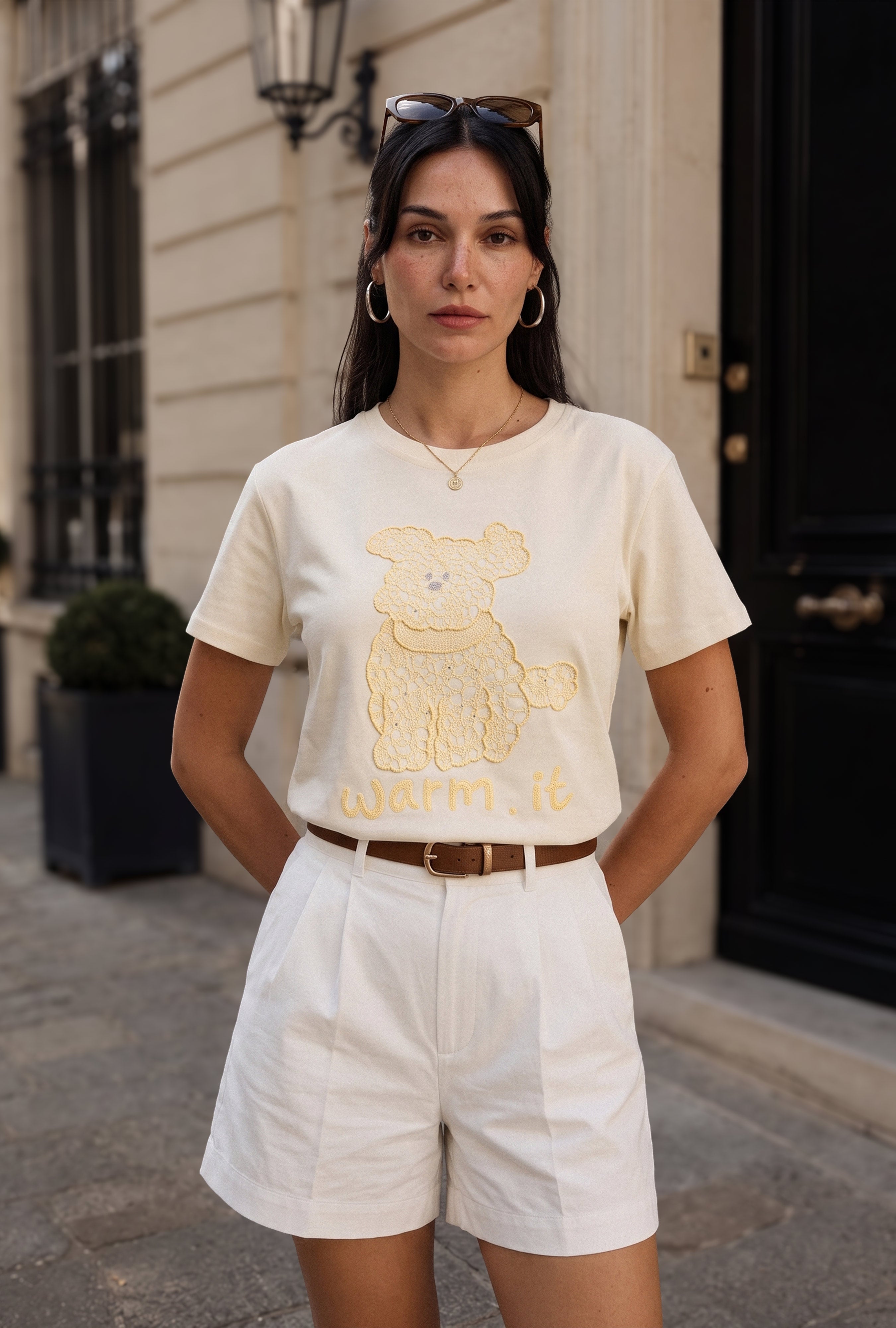 Kadın Bej Bol Kesim Köpüş Nakış Tasarım T-Shirt