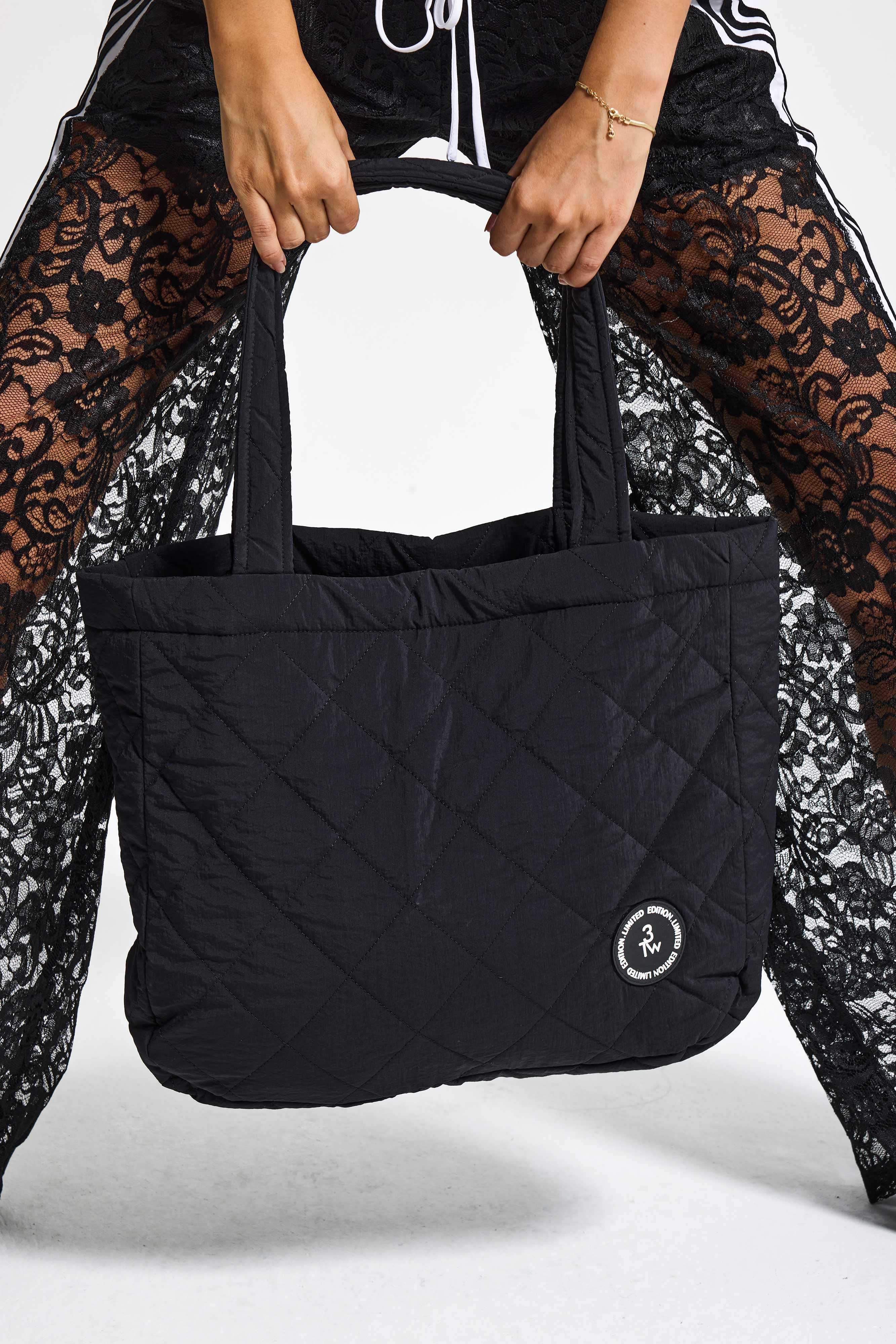 Siyah Renk Baklava Desenli Askılı Özel Tasarım Çanta