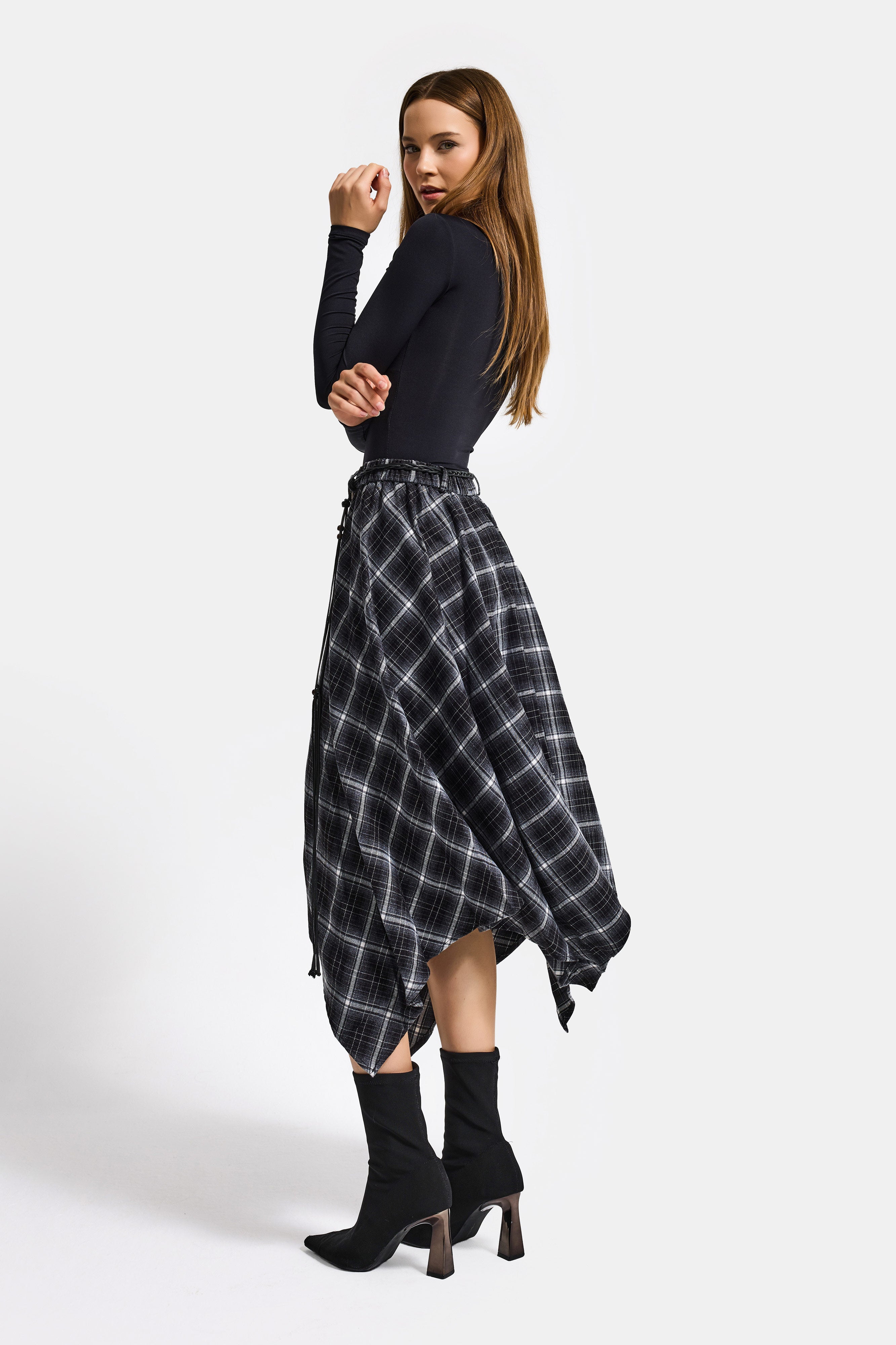 Kadın Siyah Ekose w5 Asimetrik Kesim Kemerli Özel Tasarım %100 Pamuk Etek