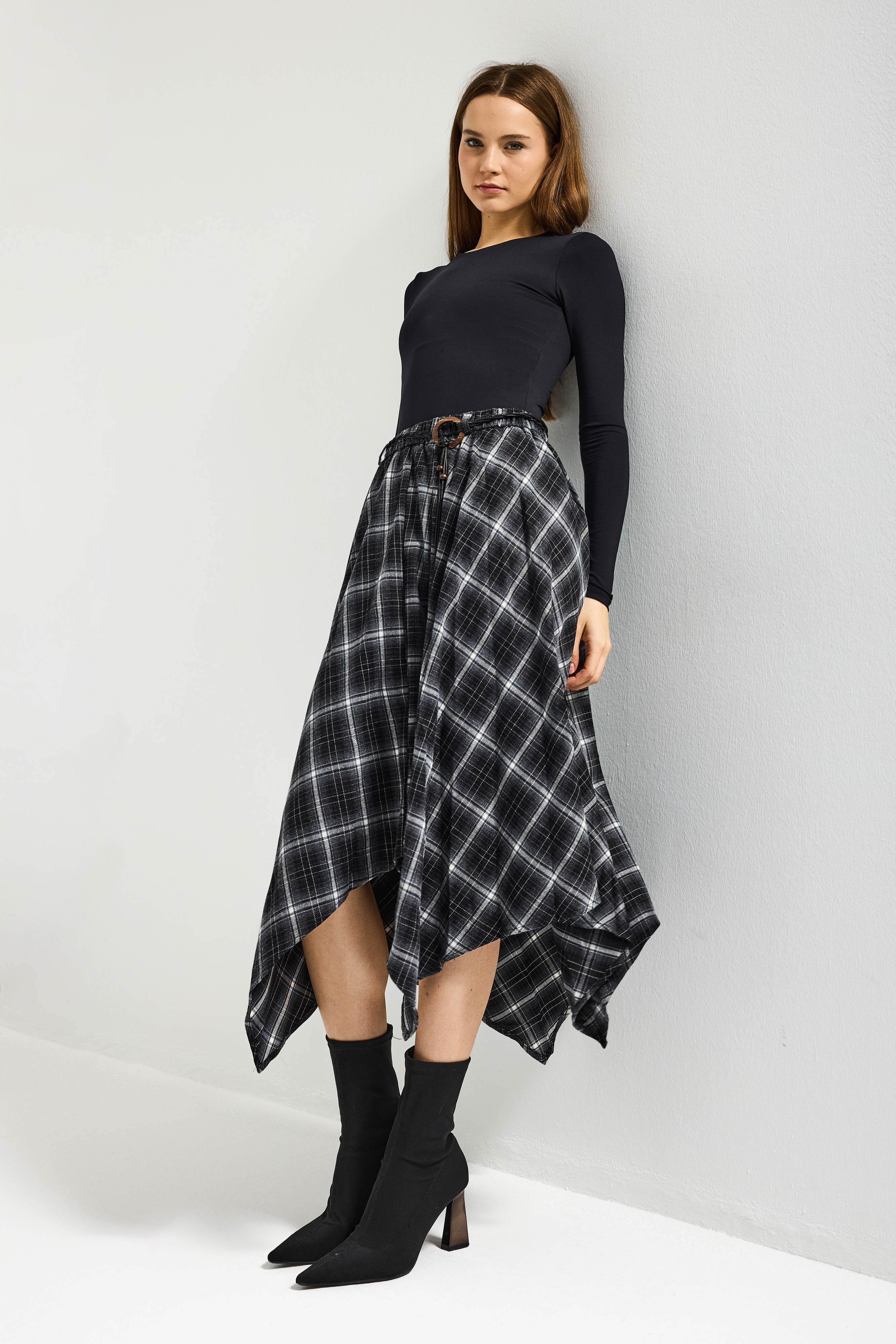 Kadın Siyah Ekose w5 Asimetrik Kesim Kemerli Özel Tasarım %100 Pamuk Etek
