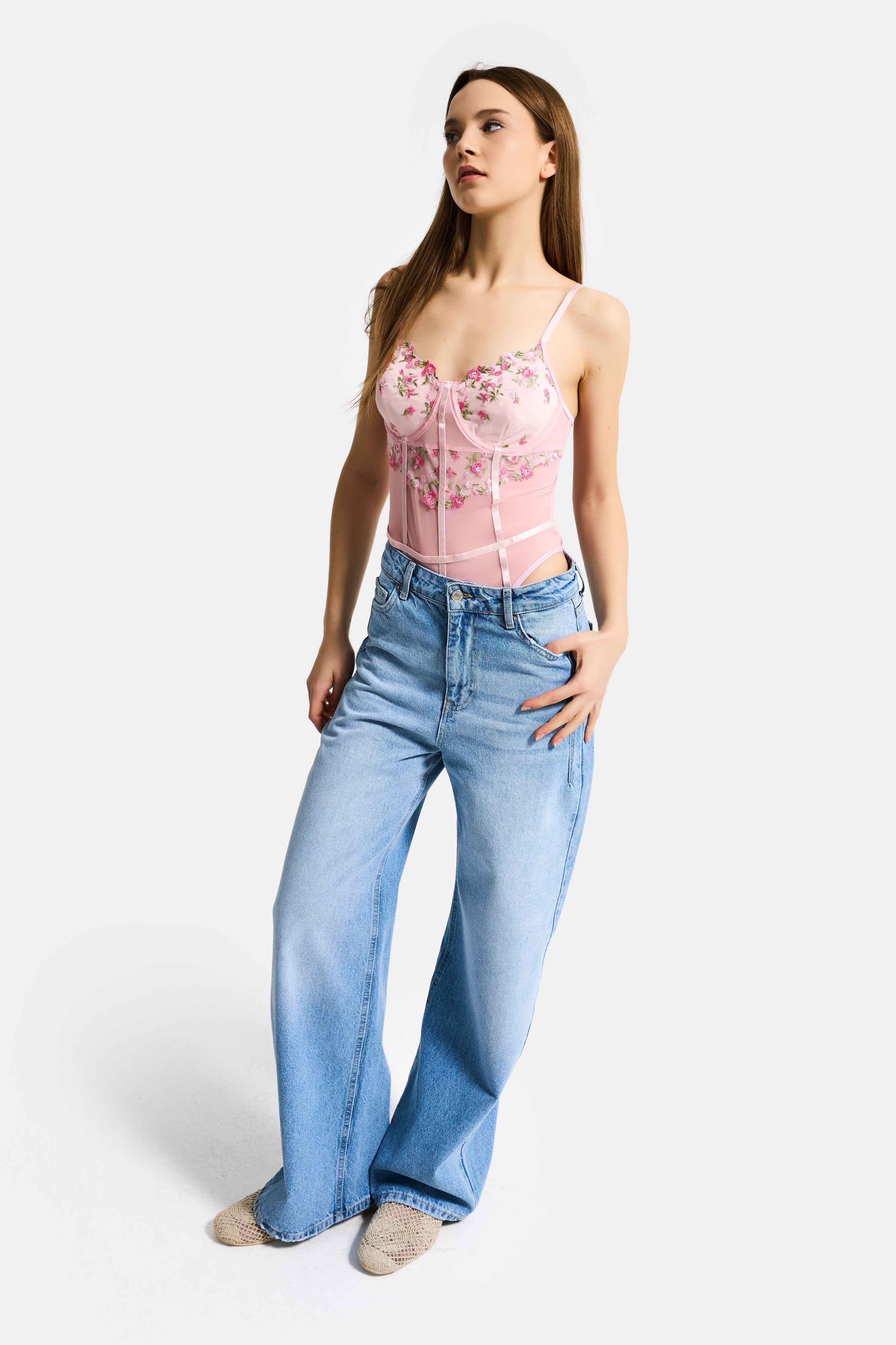 Kadın Pembe w5 Çıtçıklı Toparlayıcı Özel Çiçek ve Dantel Desenli Tasarım Askılı Body