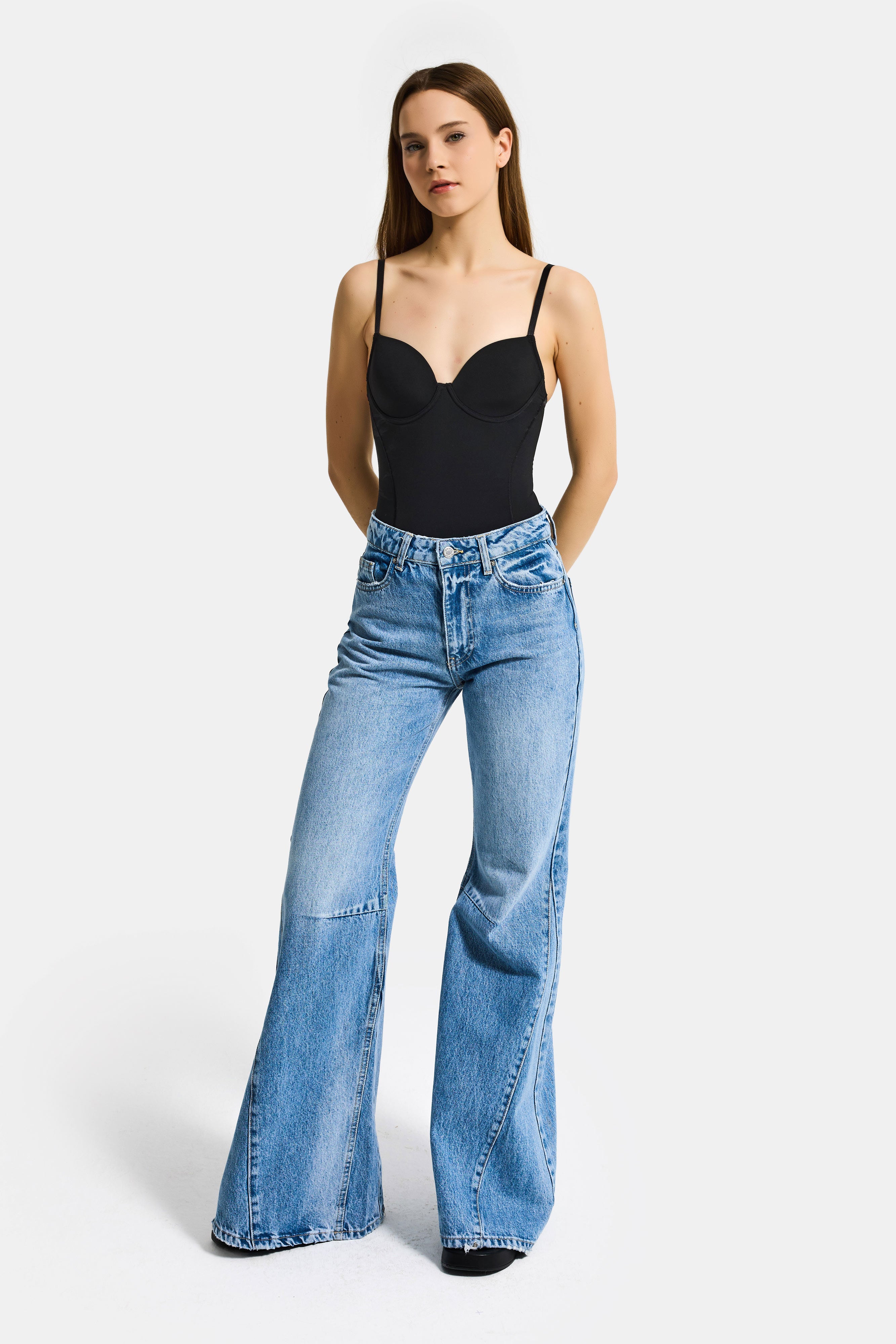 Kadın Siyah w5 Çıtçıtlı Toparlayıcı Dantel Detaylı Destekli Cup Tasarım Askılı Body