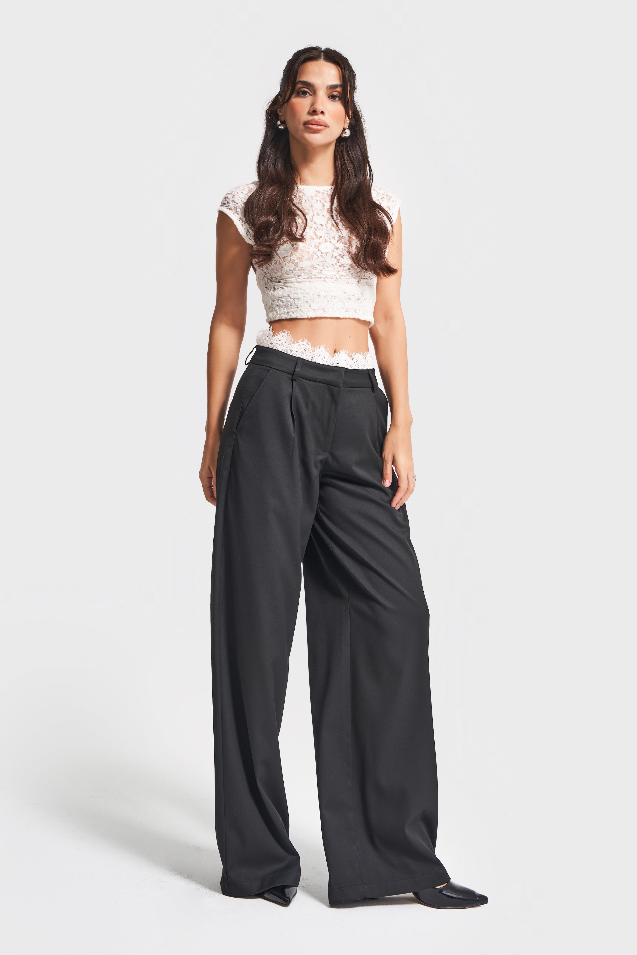 Kadın Siyah Renk w5-1 Palazzo Fit Kemeri Dantel Detaylı Tasarım Pantolon