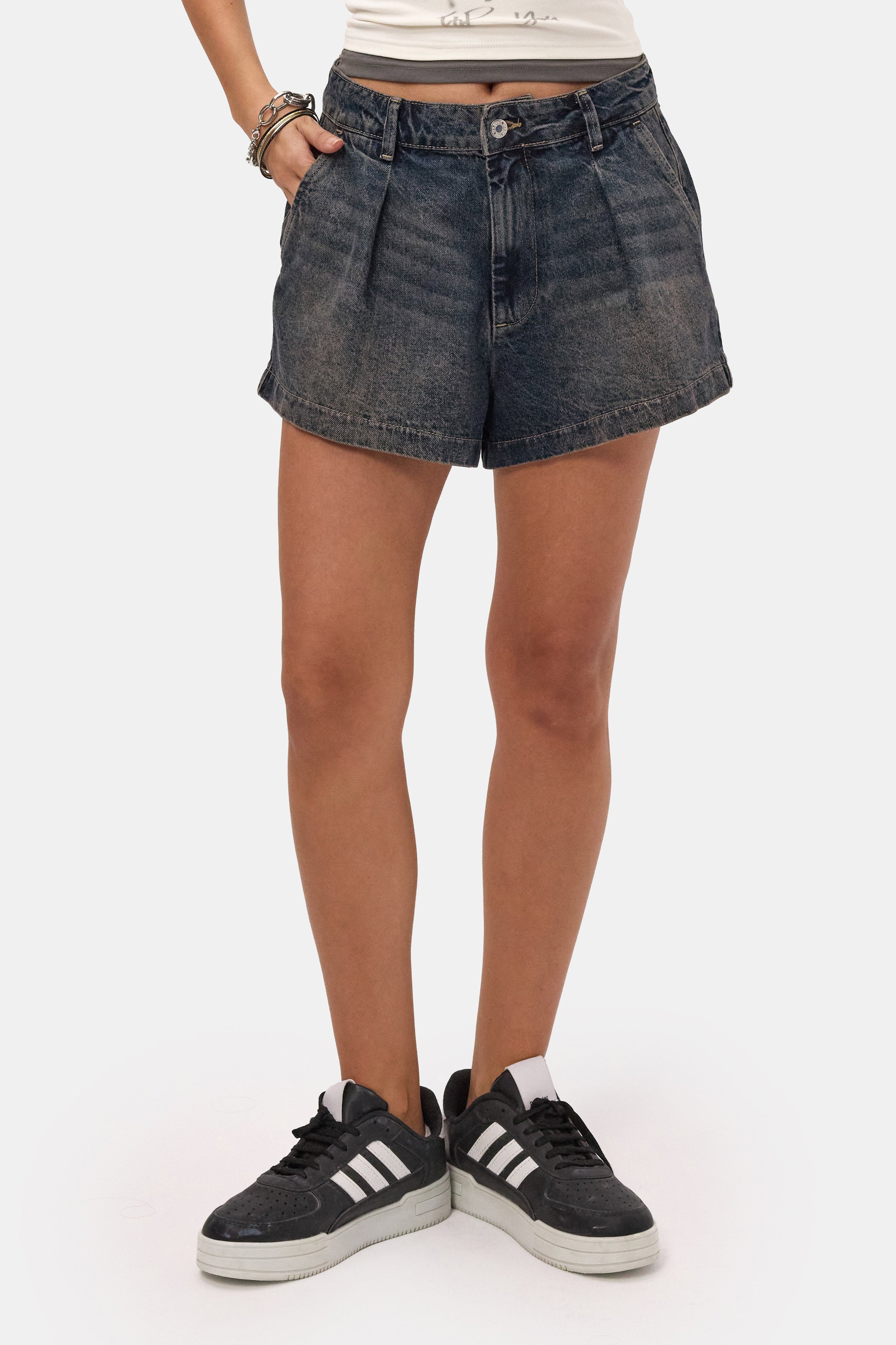 Kadın Koyu Kot 2s6 Mini Pileli Denim Şort