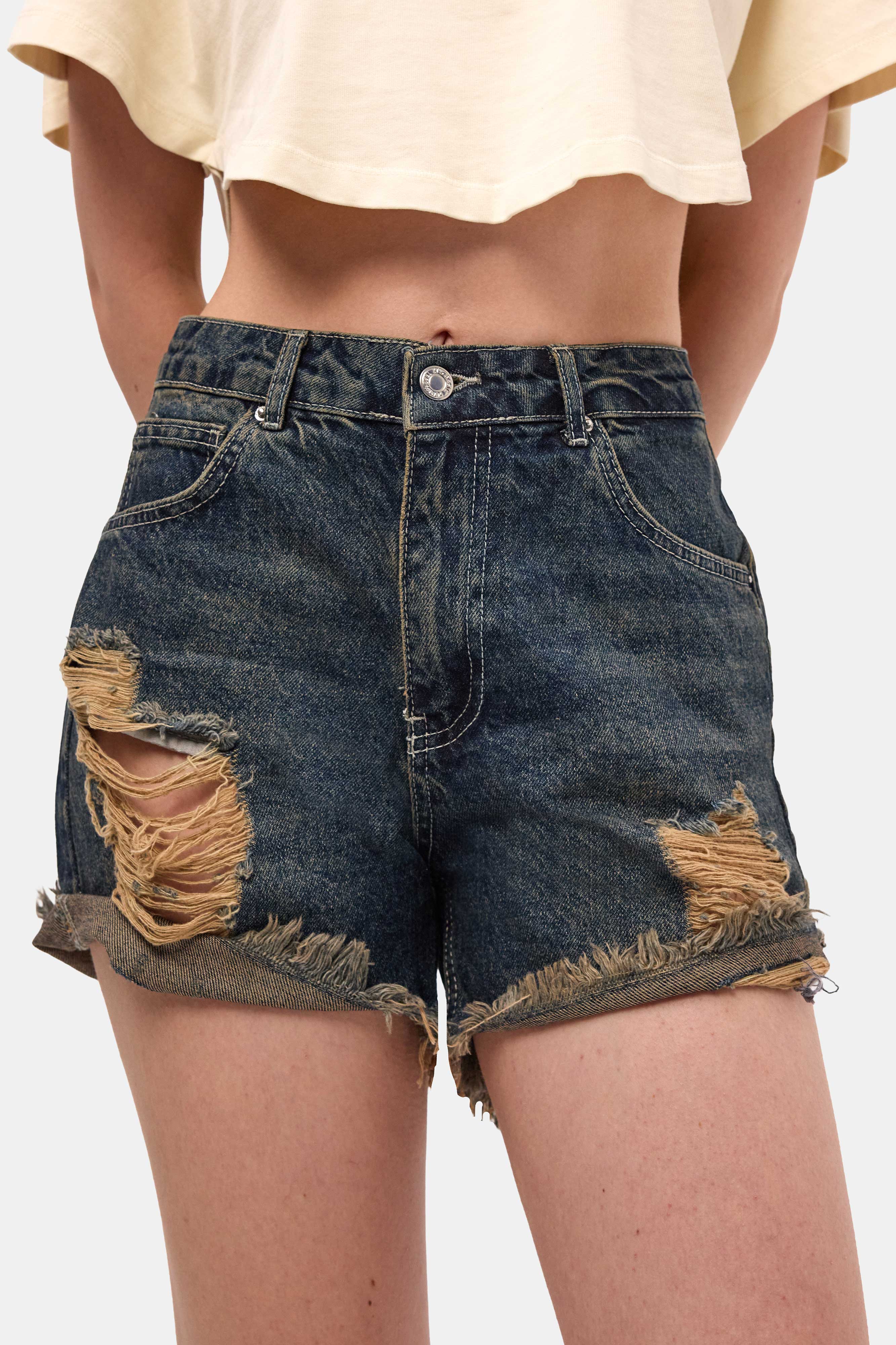 Kadın Koyu Kot 10s6 Mini Yırtık Detaylı Denim Şort