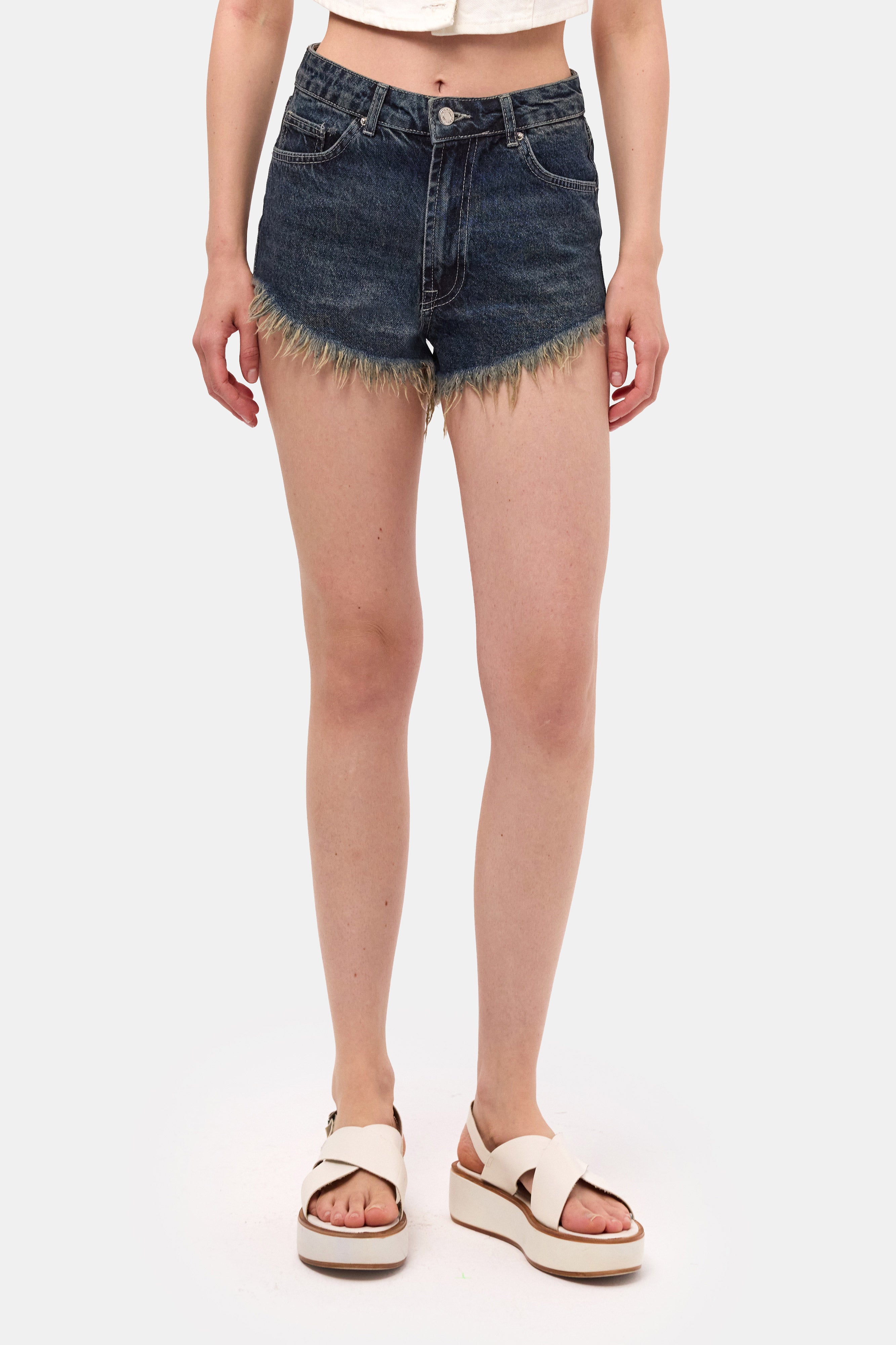 Kadın Koyu Kot 2s6 Mini Boy Paça Püsküllü Denim Şort