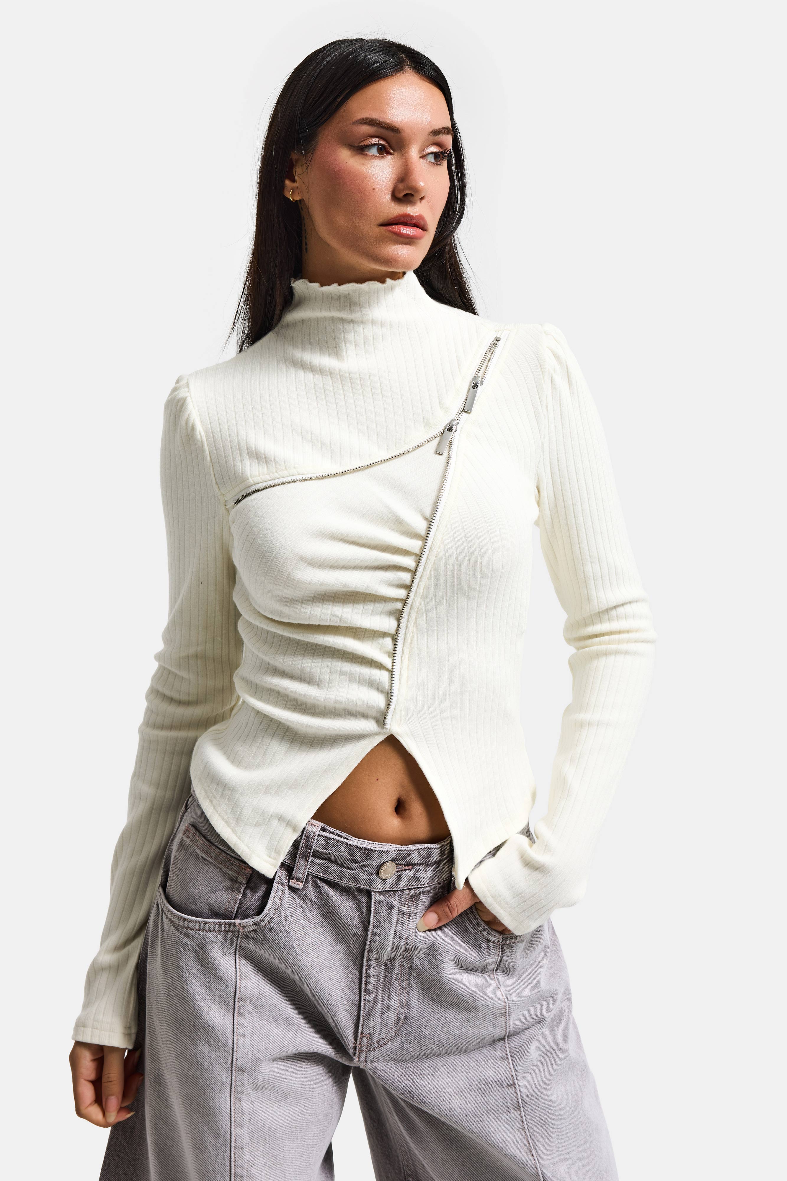 Kadın Beyaz w5 Asimetrik Kesim Fermuar Detaylı Özel Tasarım Crop Top