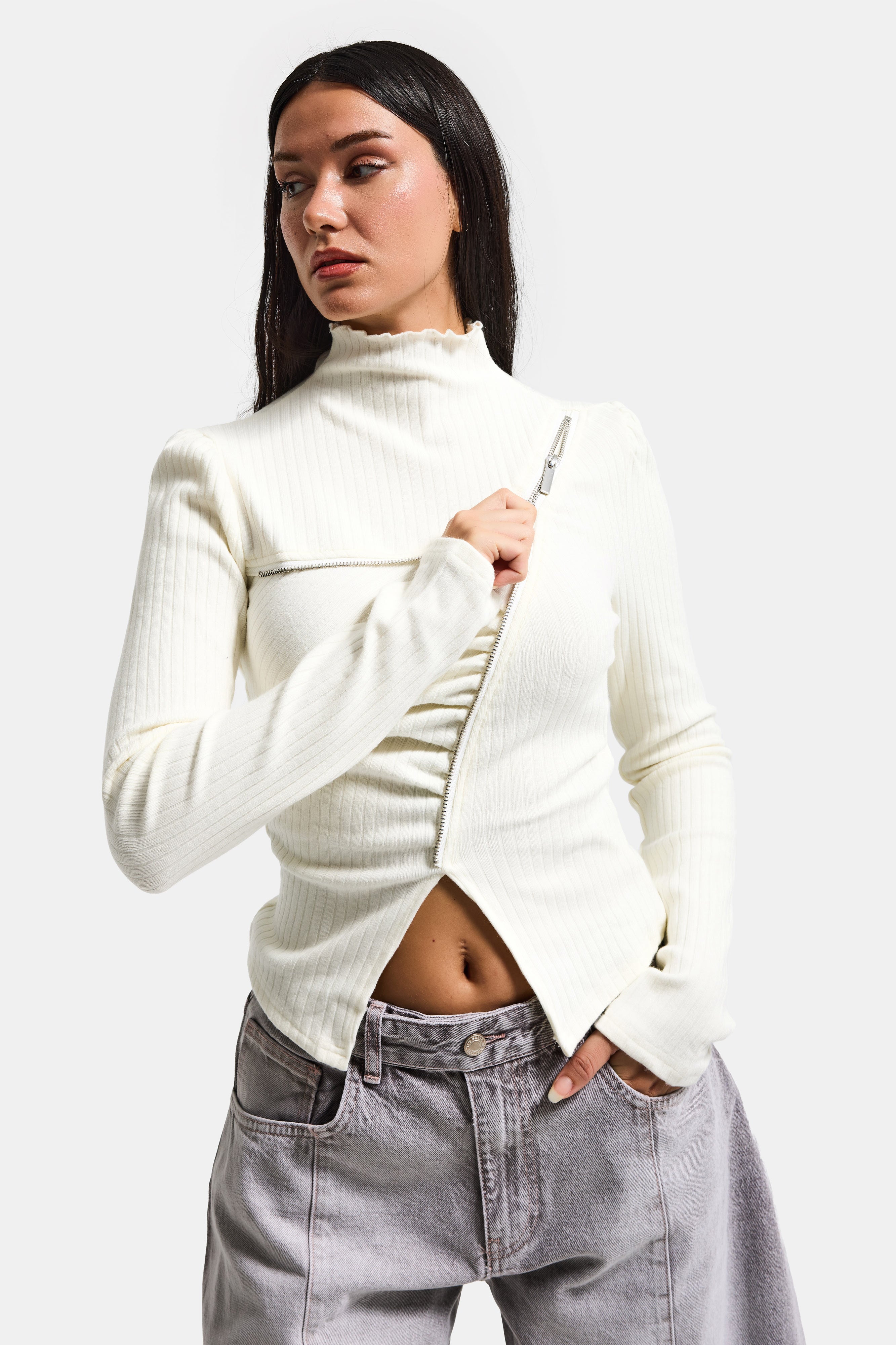 Kadın Beyaz w5 Asimetrik Kesim Fermuar Detaylı Özel Tasarım Crop Top