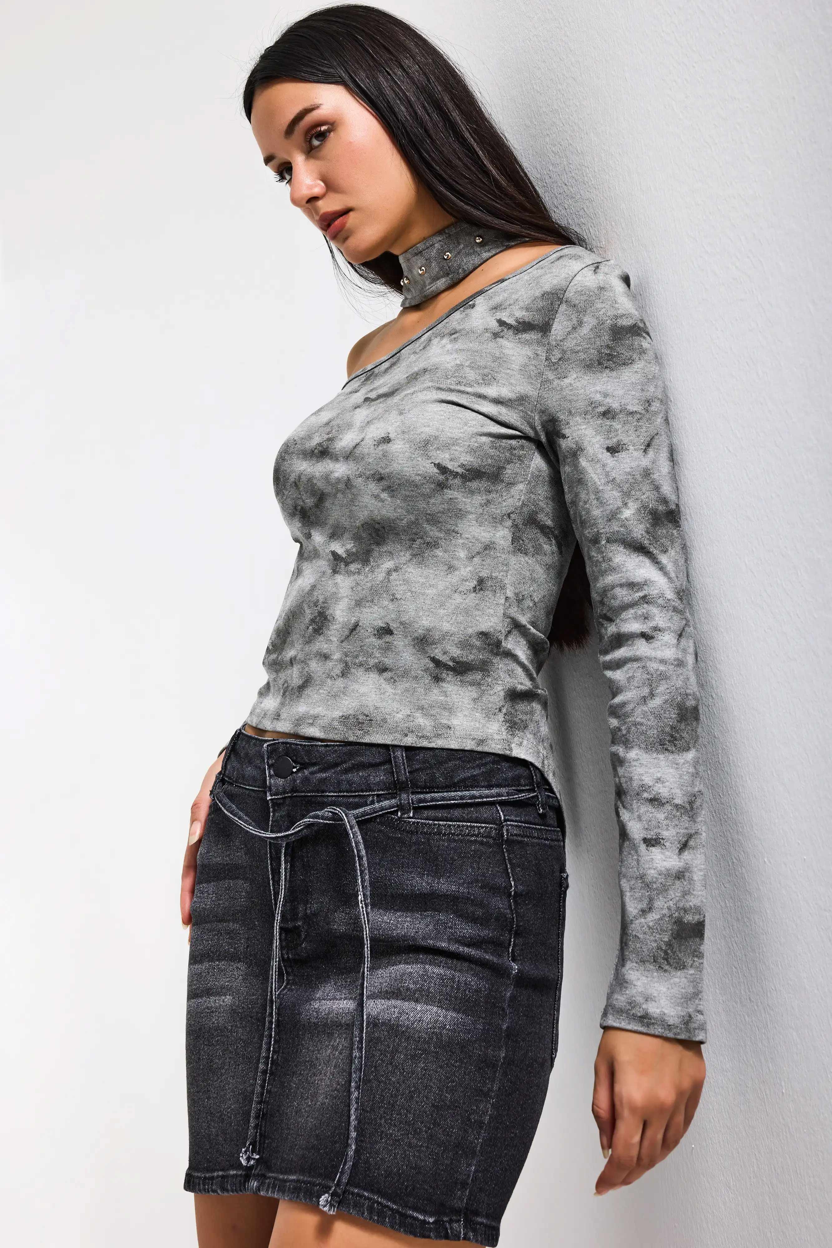 Kadın Gri w5 Asimetrik Kesim Özel Kumaş Tasarım Crop Top