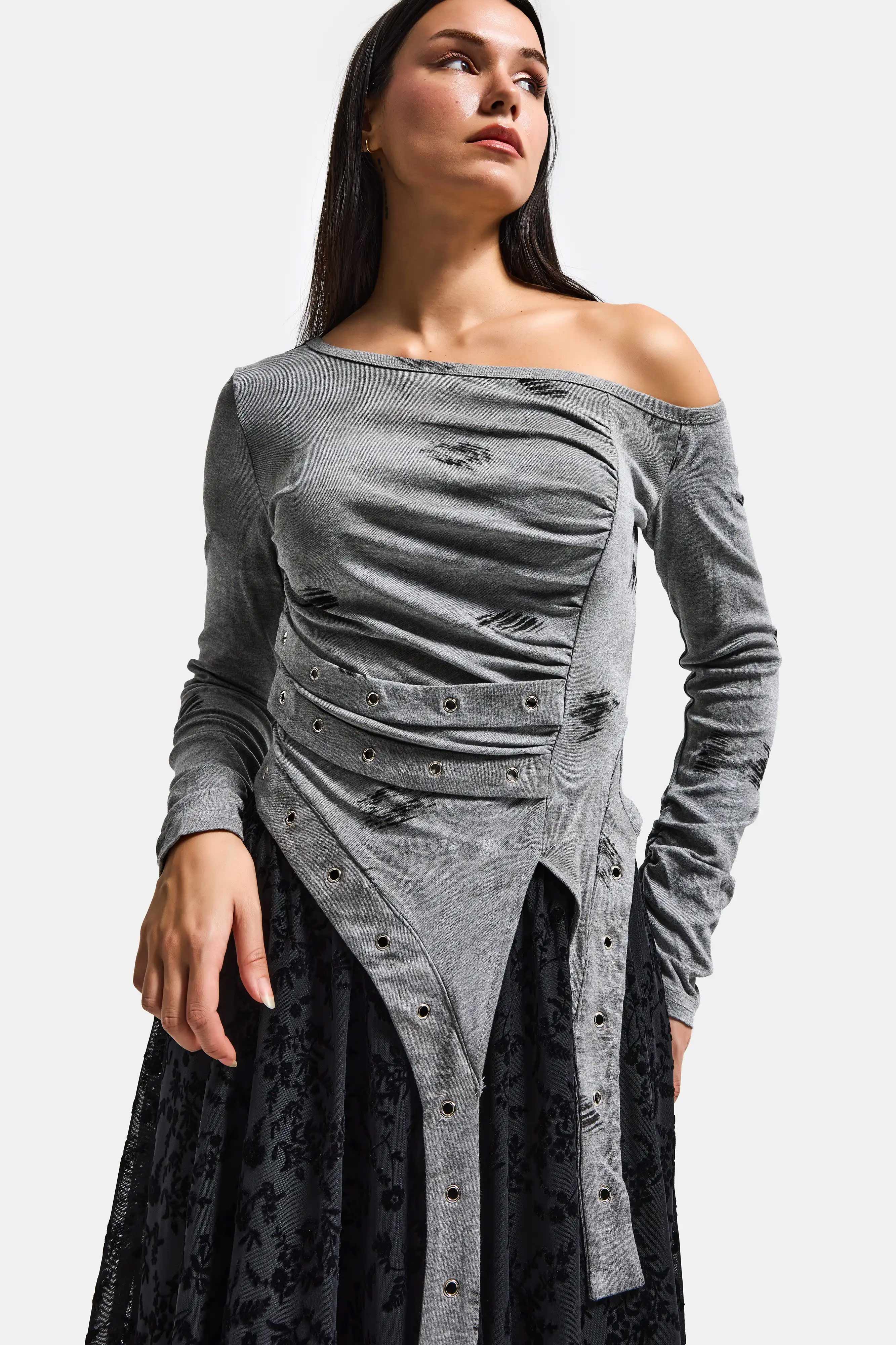 Kadın Gri w5 Omzu Açık Parça Detaylı Özel Tasarım Bluz